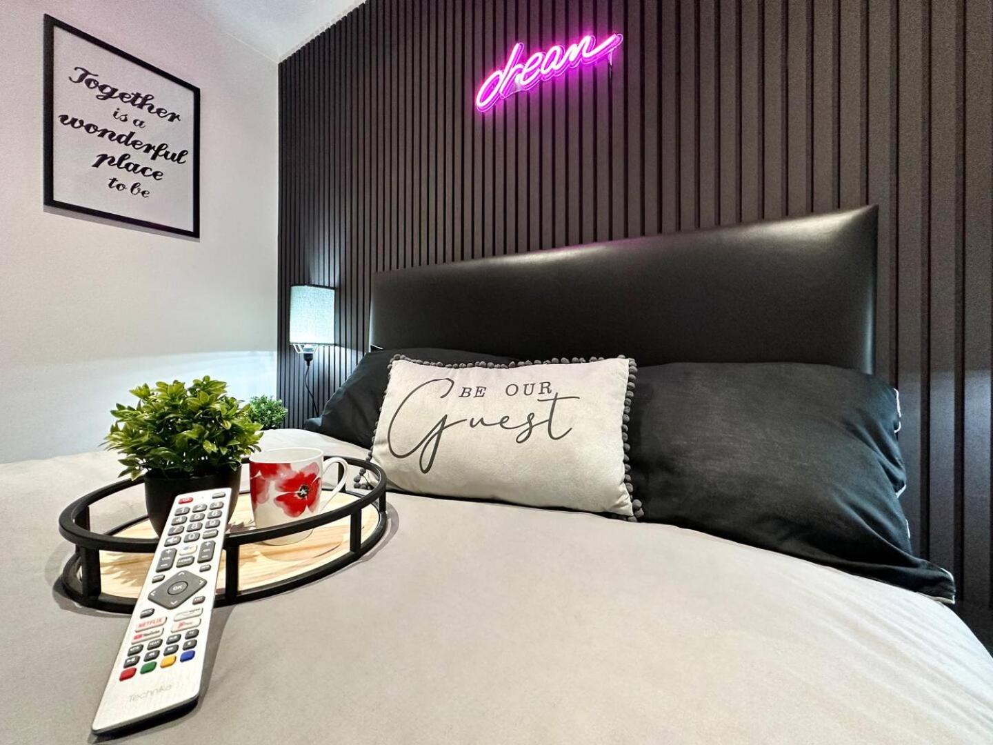 Boutique Backyard Bungalow - Brimsdown