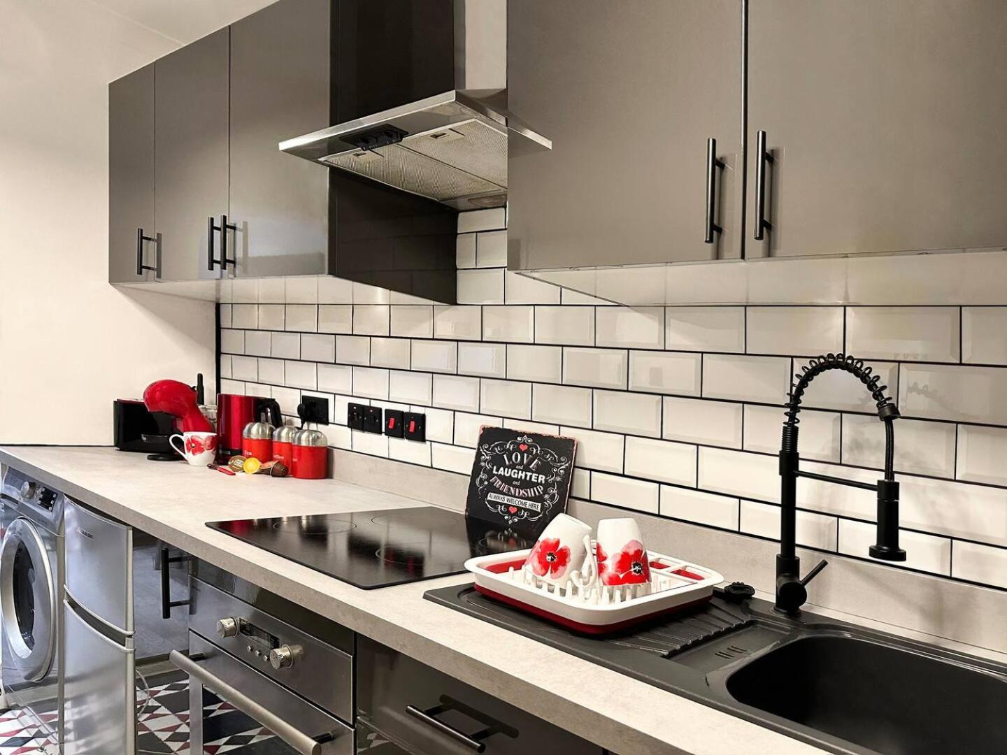 Boutique Backyard Bungalow - Brimsdown