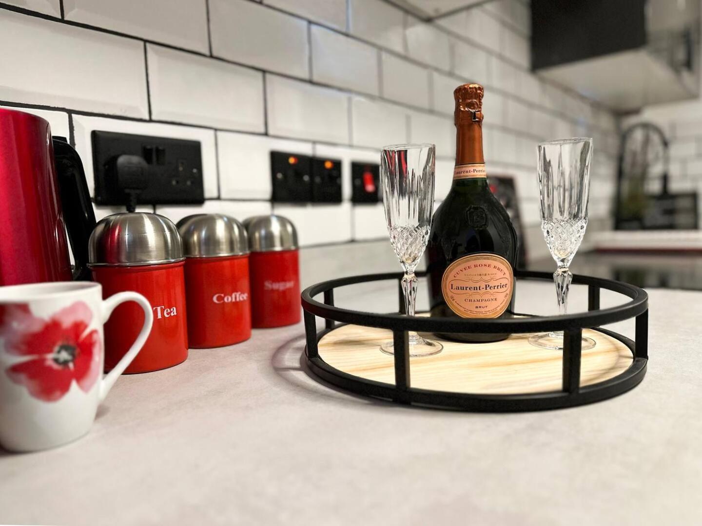 Boutique Backyard Bungalow - Brimsdown