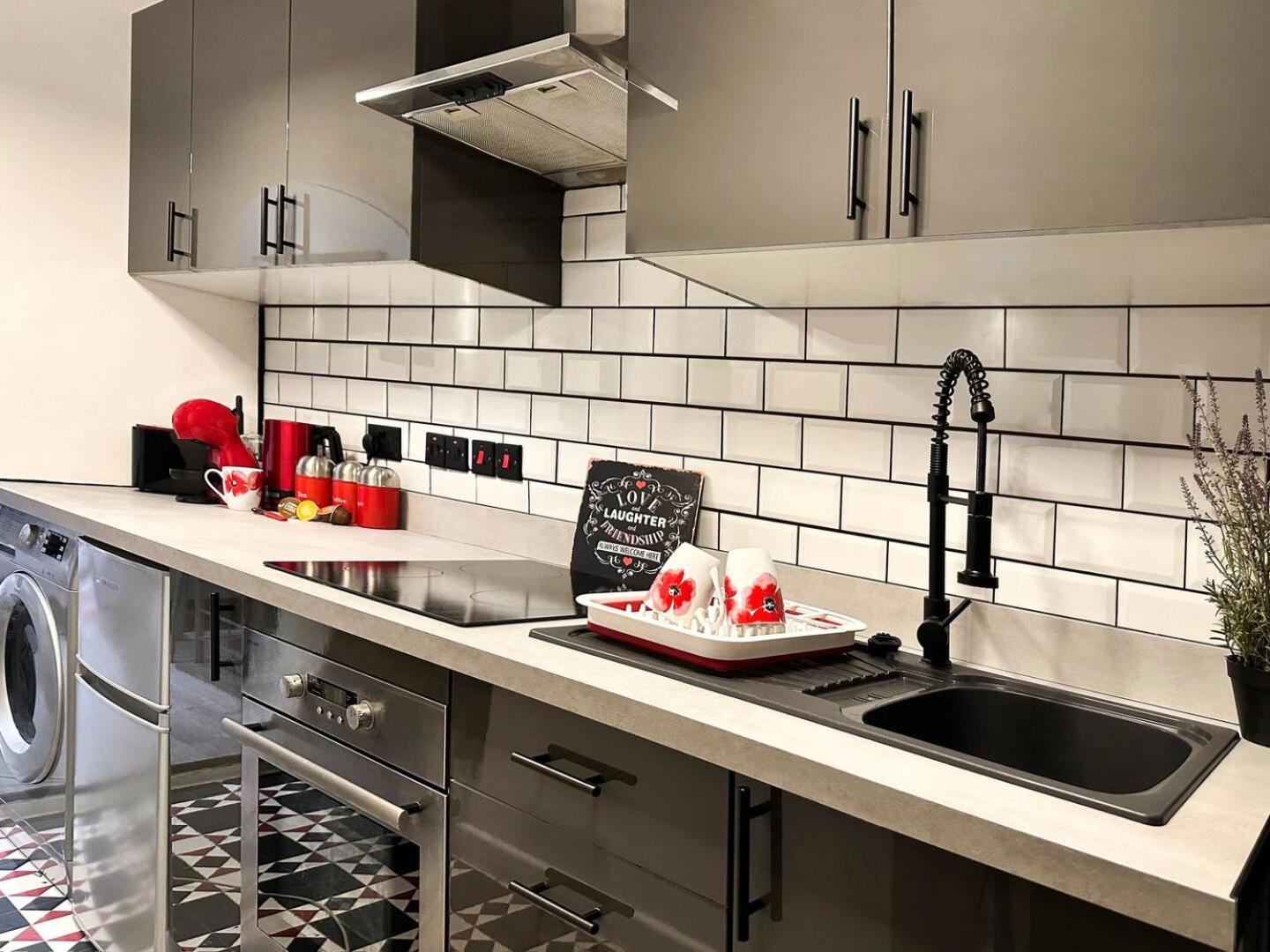 Boutique Backyard Bungalow - Brimsdown