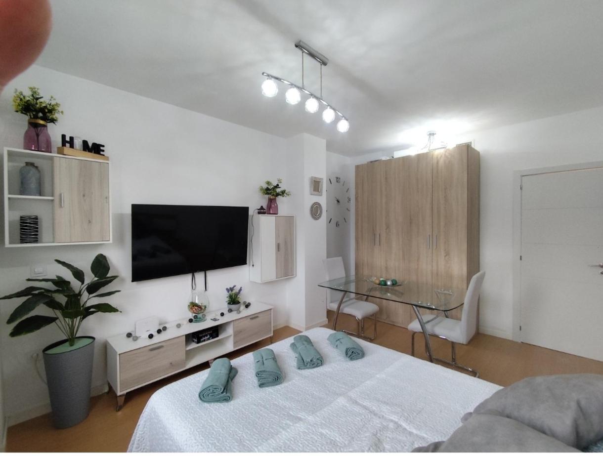 Mini Estudio LOVELY SEVILLA con baño compartido