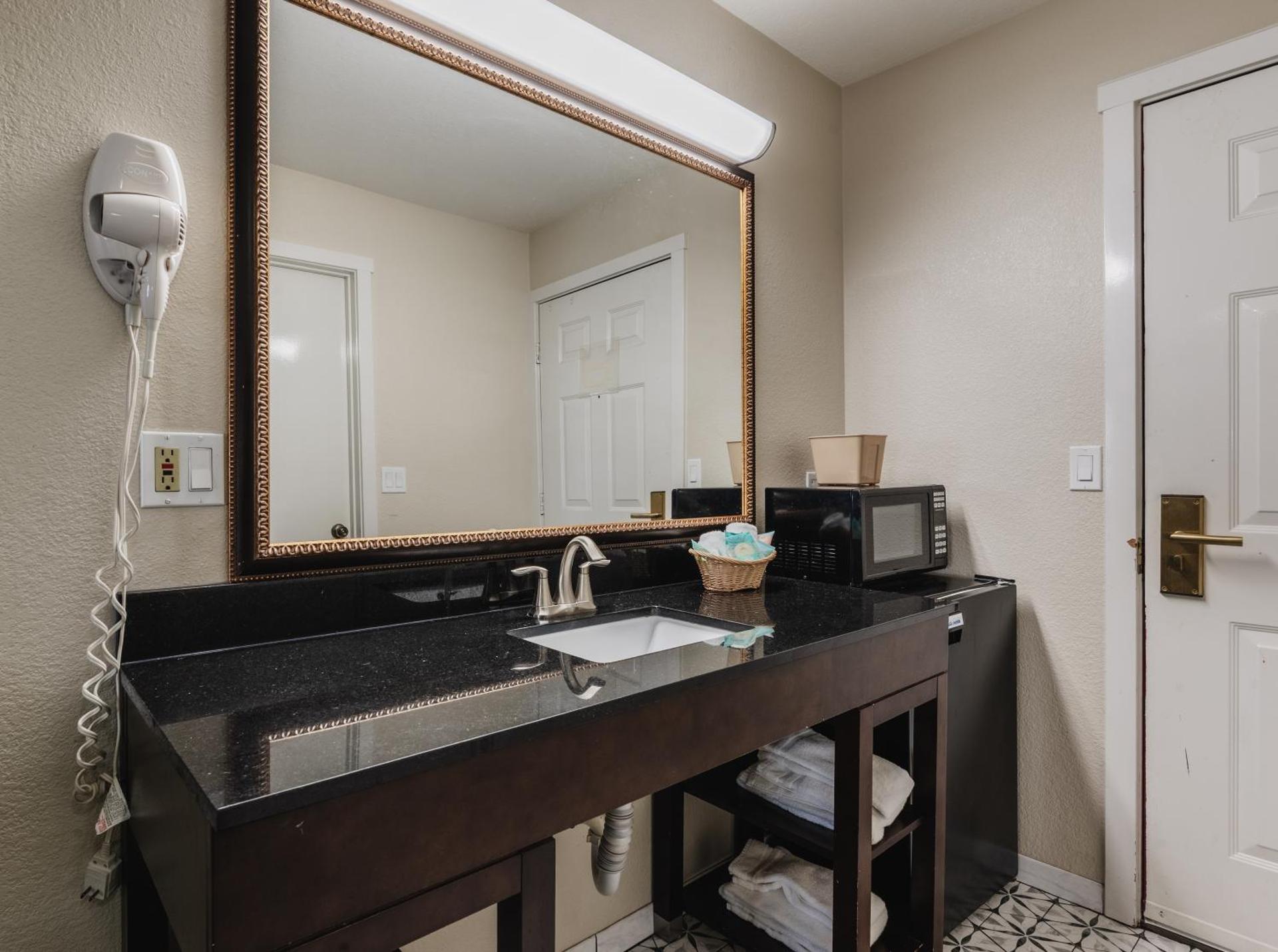 Queen Room with Two Queen Beds and Water View