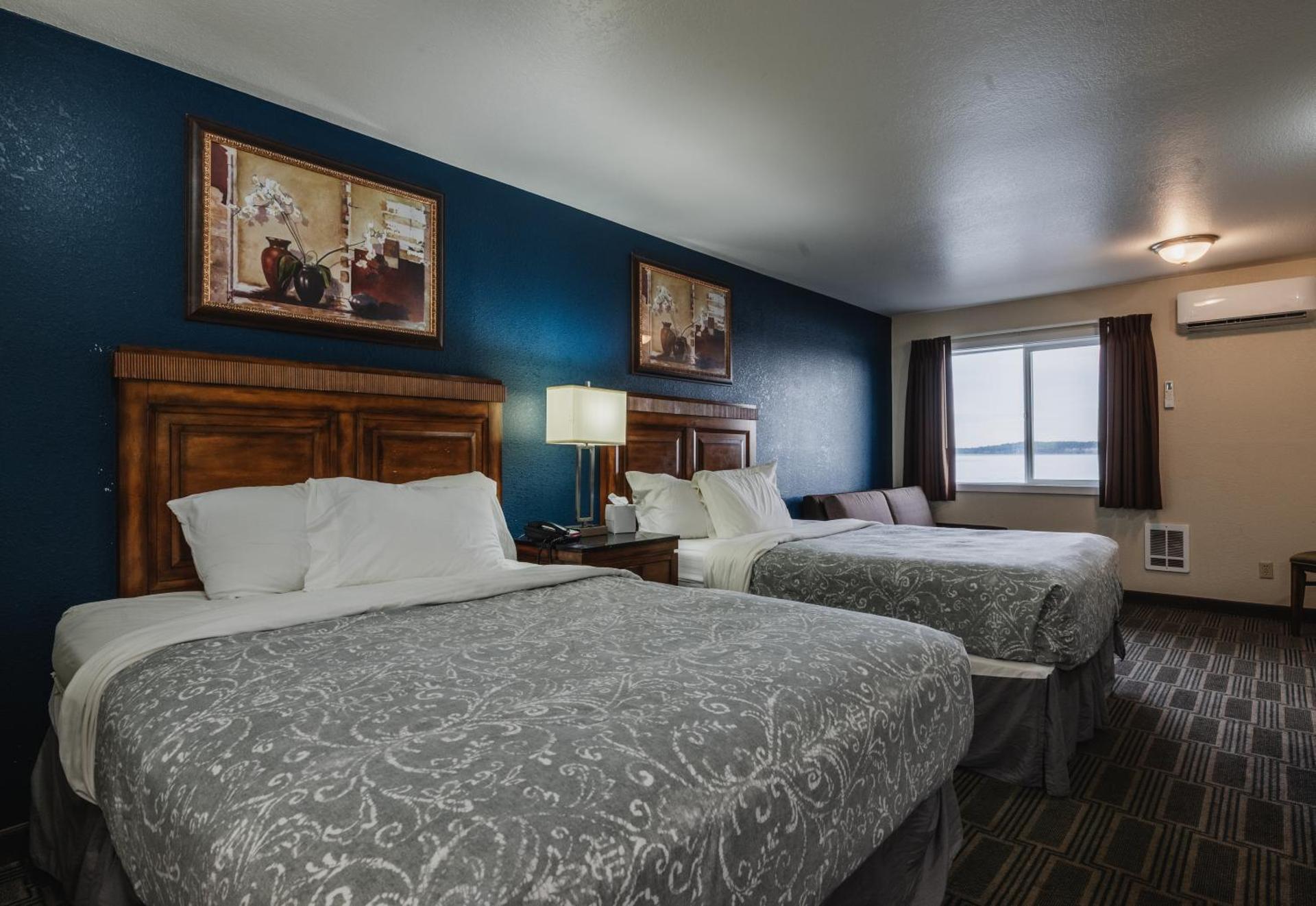 Queen Room with Two Queen Beds and Water View