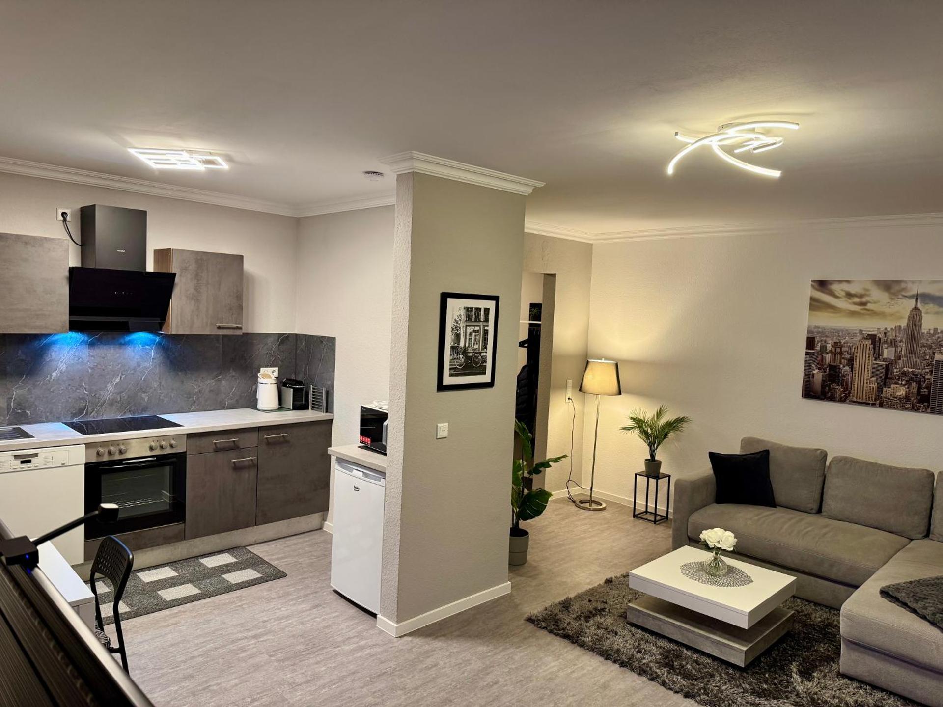 Kurstadt Apt Moderne 2ZKB Balkon-PKW- Stellplatz Check-in 7-24 h