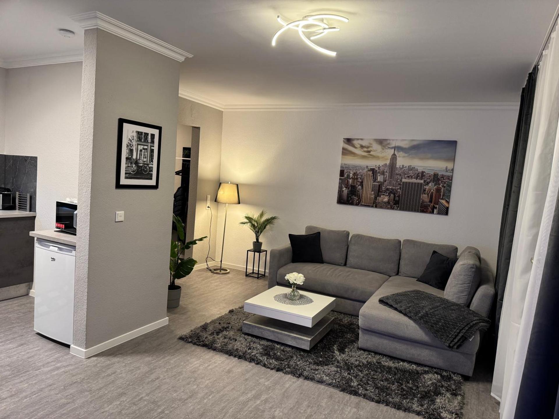 Kurstadt Apt Moderne 2ZKB Balkon-PKW- Stellplatz Check-in 7-24 h