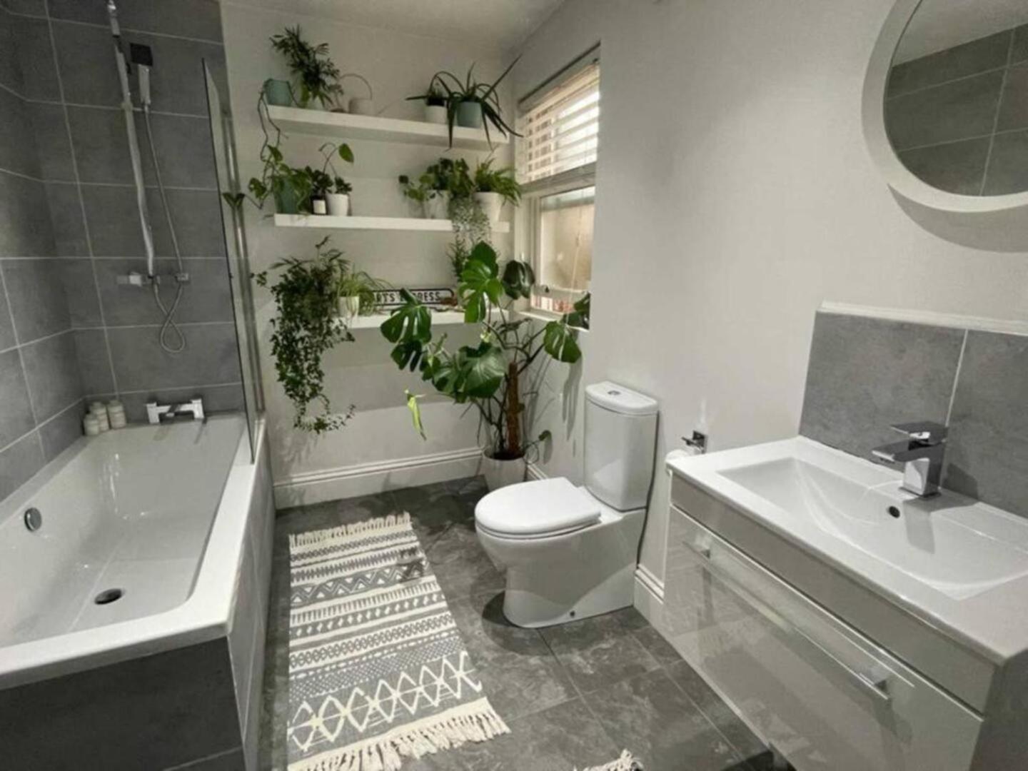 Rare Parking! 1Min to Cafes & Dining & Sefton Park