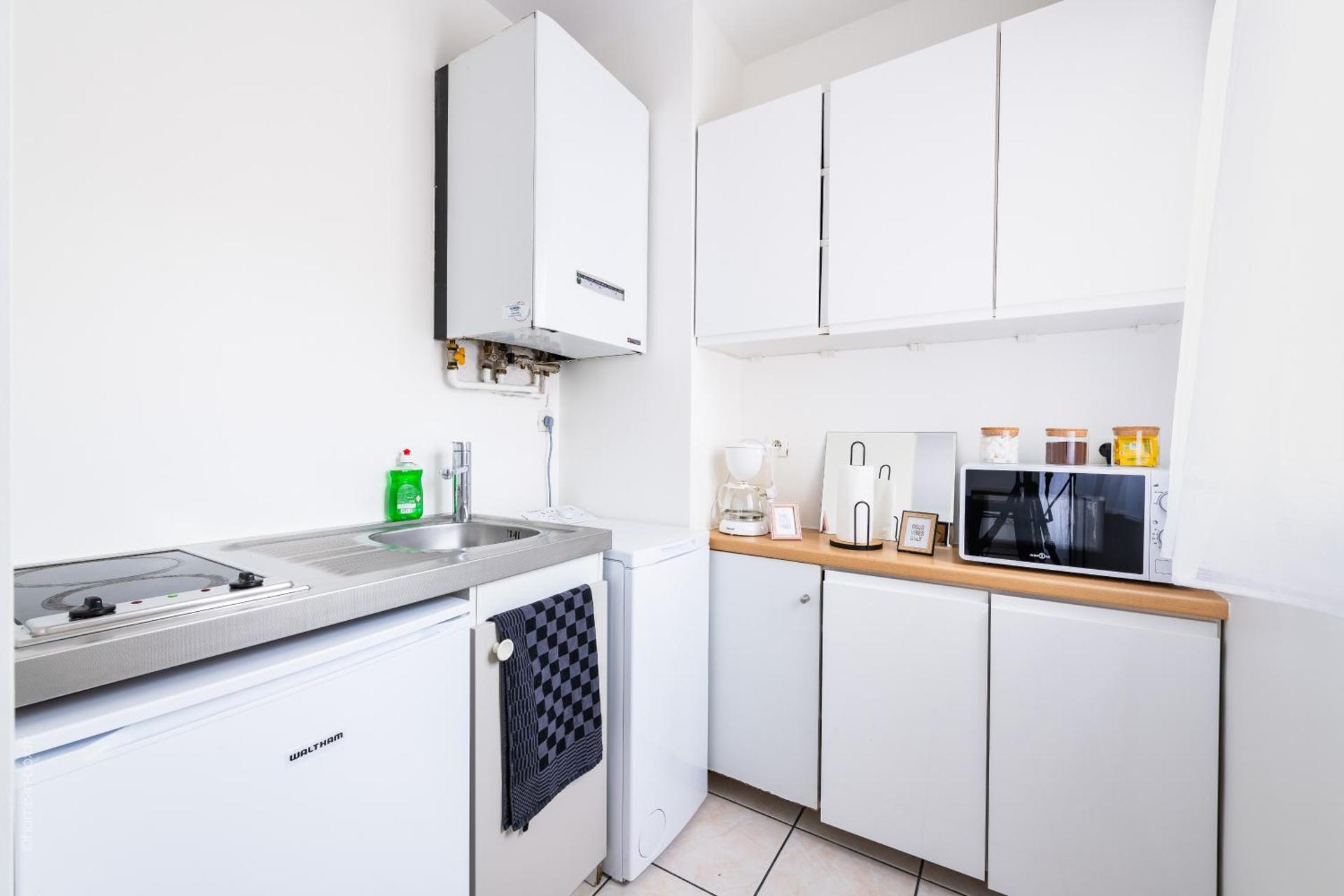 Kitchen or kitchenette