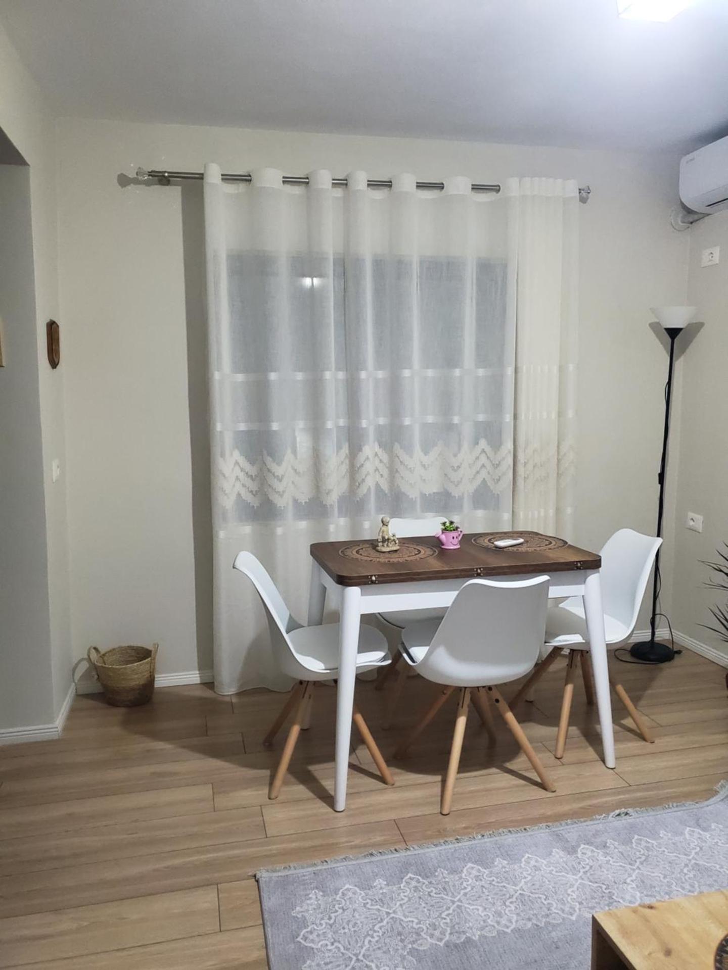 Emmas Place- Apartamenti modern por miqesor ne qender te Elbasanit