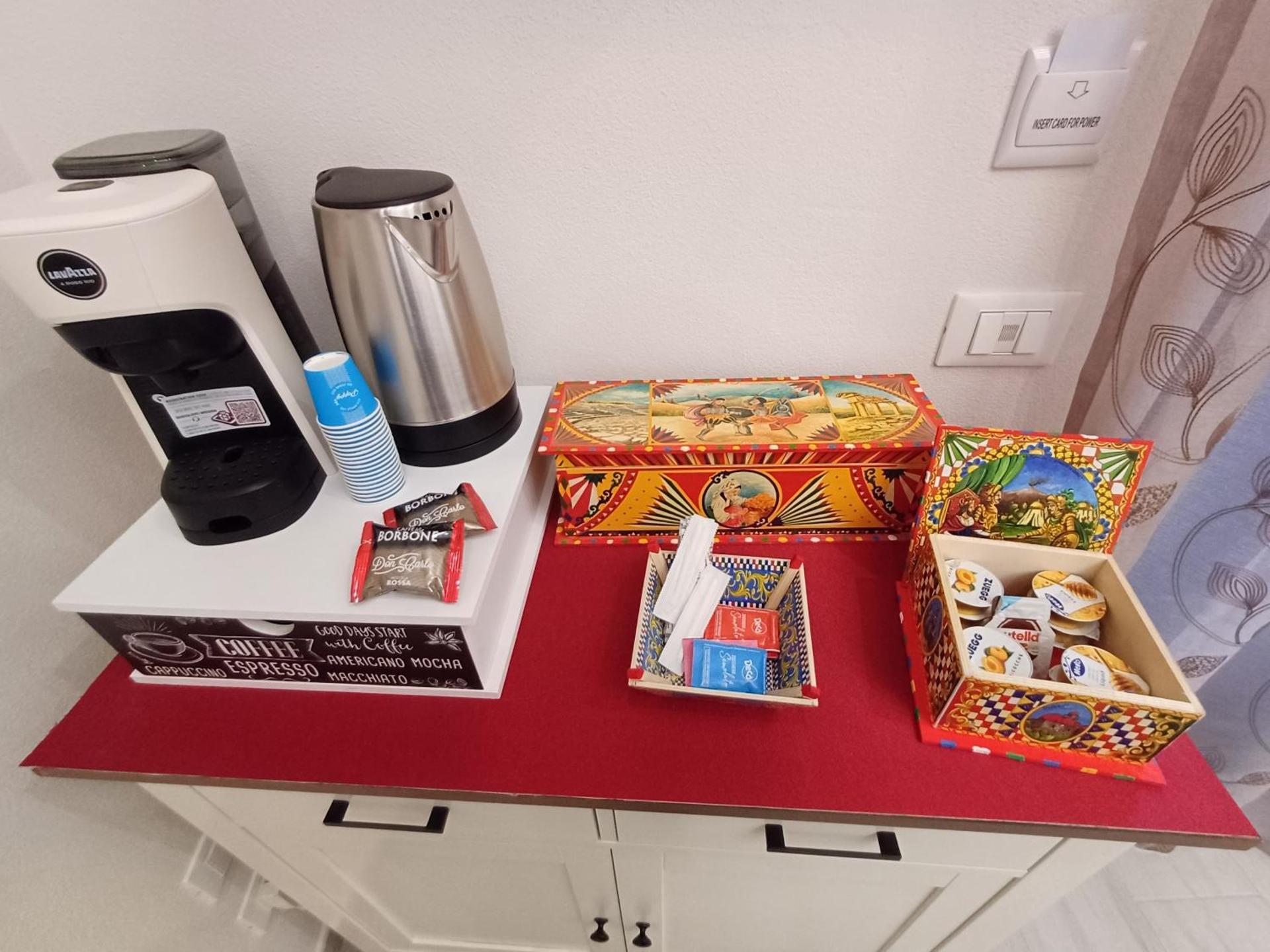 Coffee/tea facilities