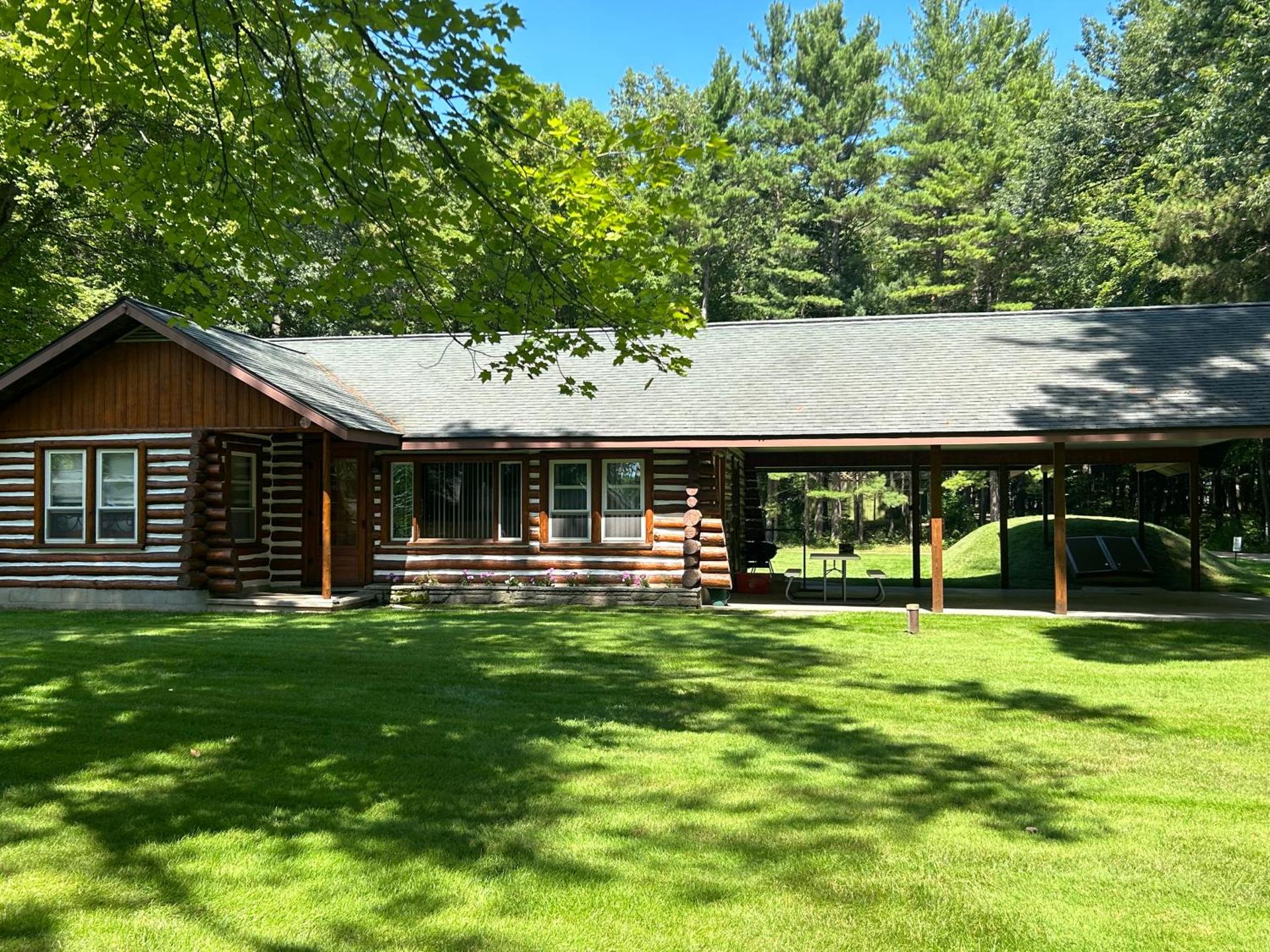 Lake Access! Twin Birch Resort - Kodiak Cabin