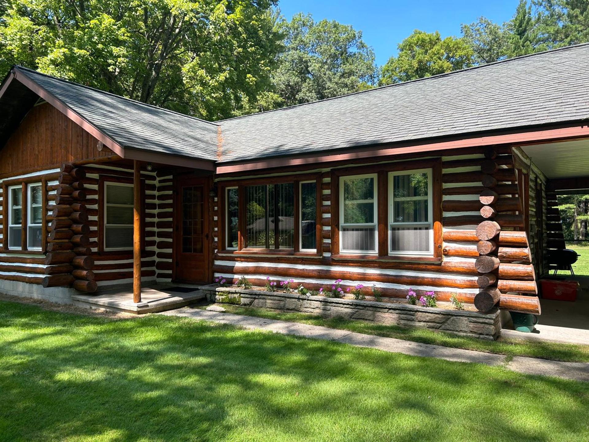 Lake Access! Twin Birch Resort - Kodiak Cabin