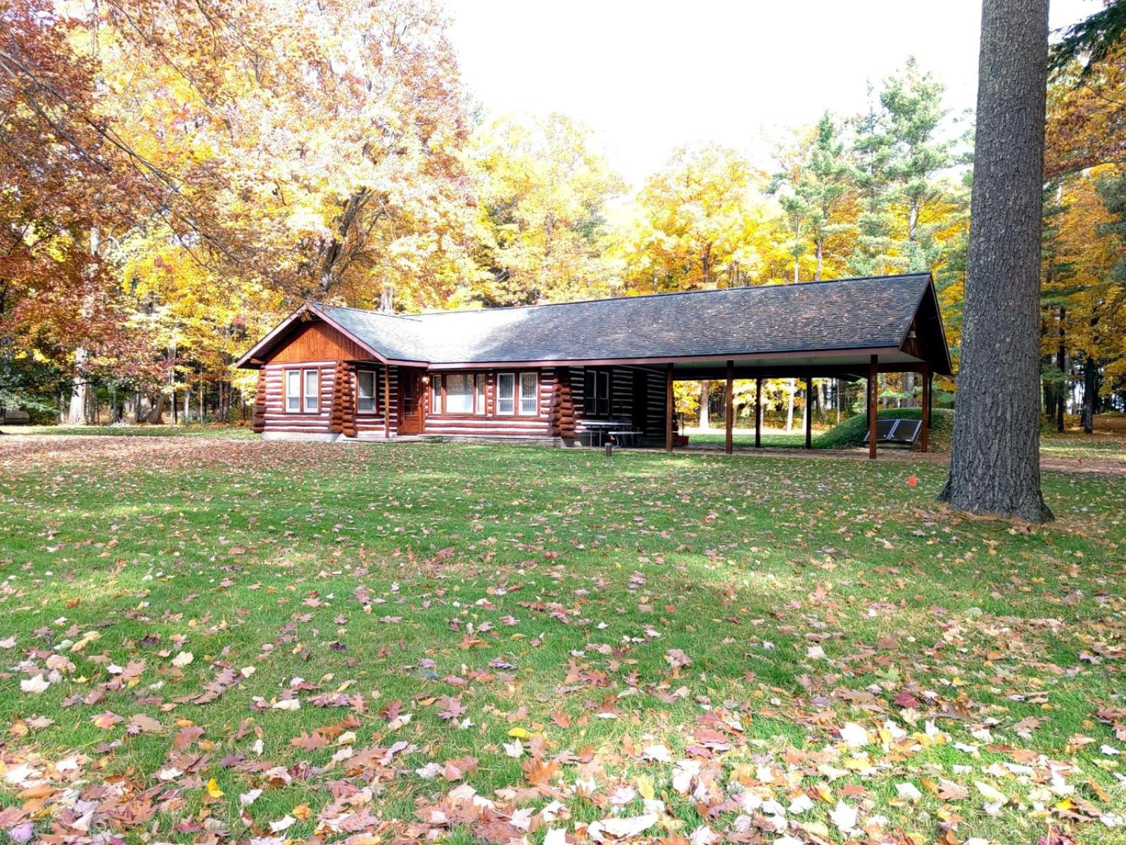 Lake Access! Twin Birch Resort - Kodiak Cabin