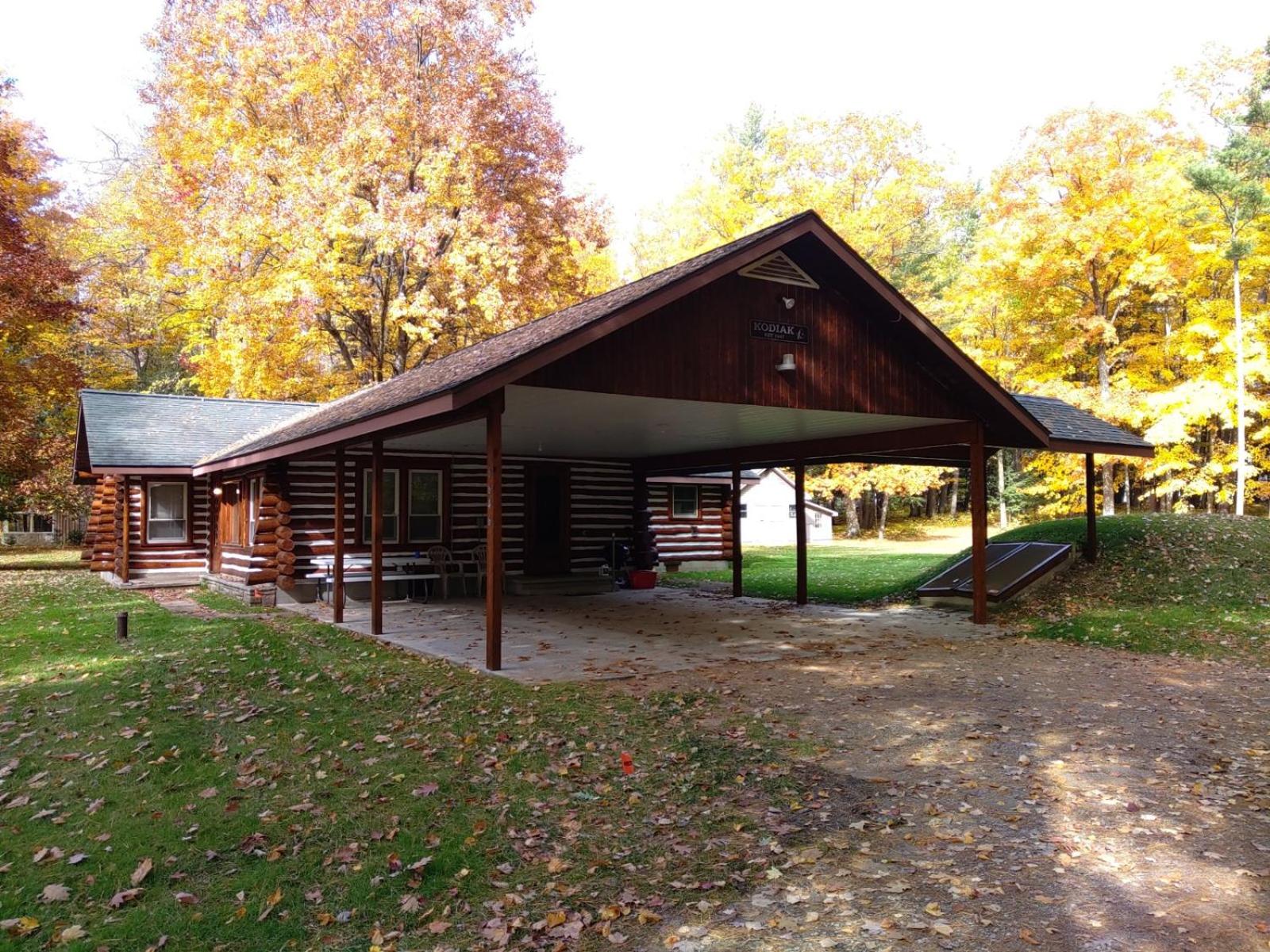 Lake Access! Twin Birch Resort - Kodiak Cabin
