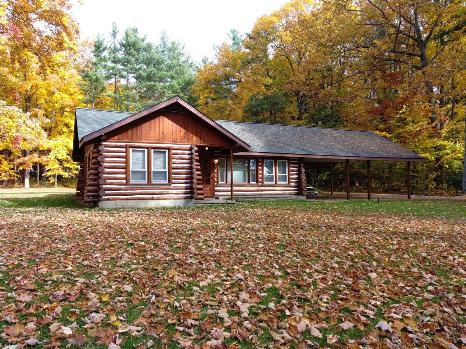 Lake Access! Twin Birch Resort - Kodiak Cabin