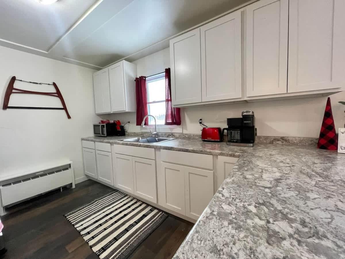 Downtown Red Room at Villages on Aurora