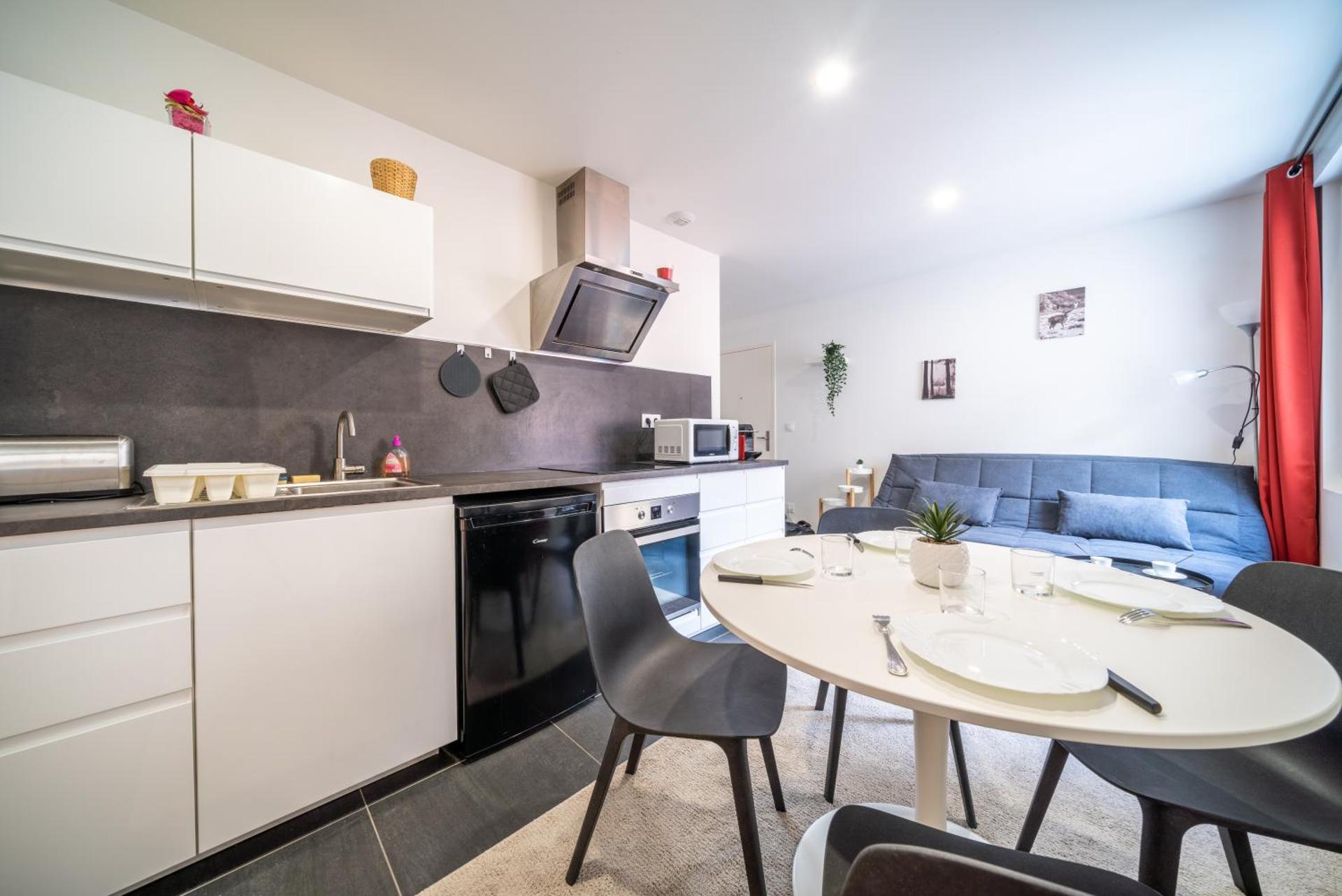 L'Envolée - Gare - Netflix - Garage privé