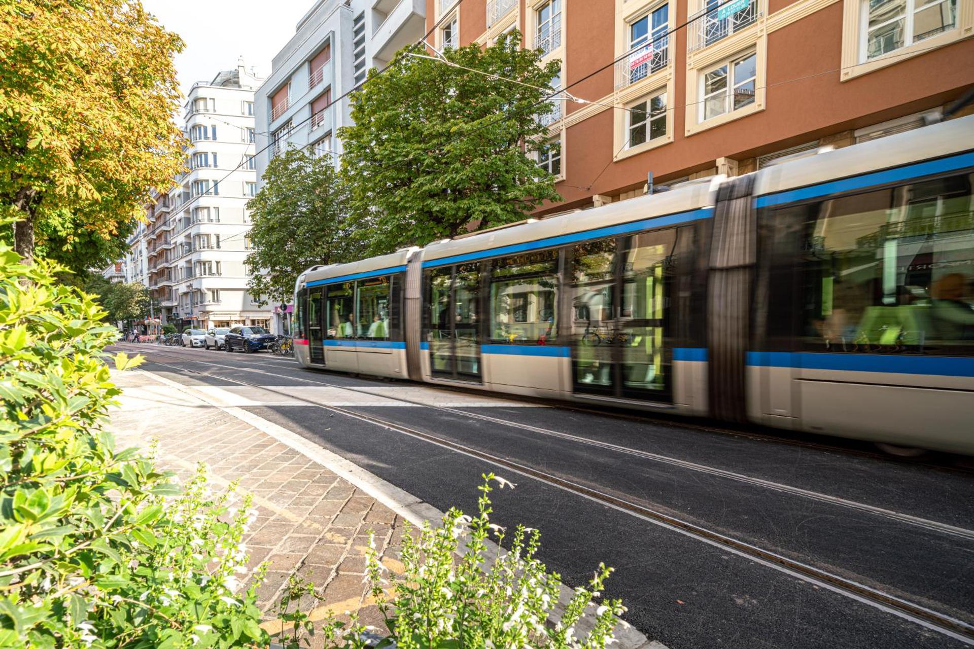 L'Envolée - Gare - Netflix - Garage privé