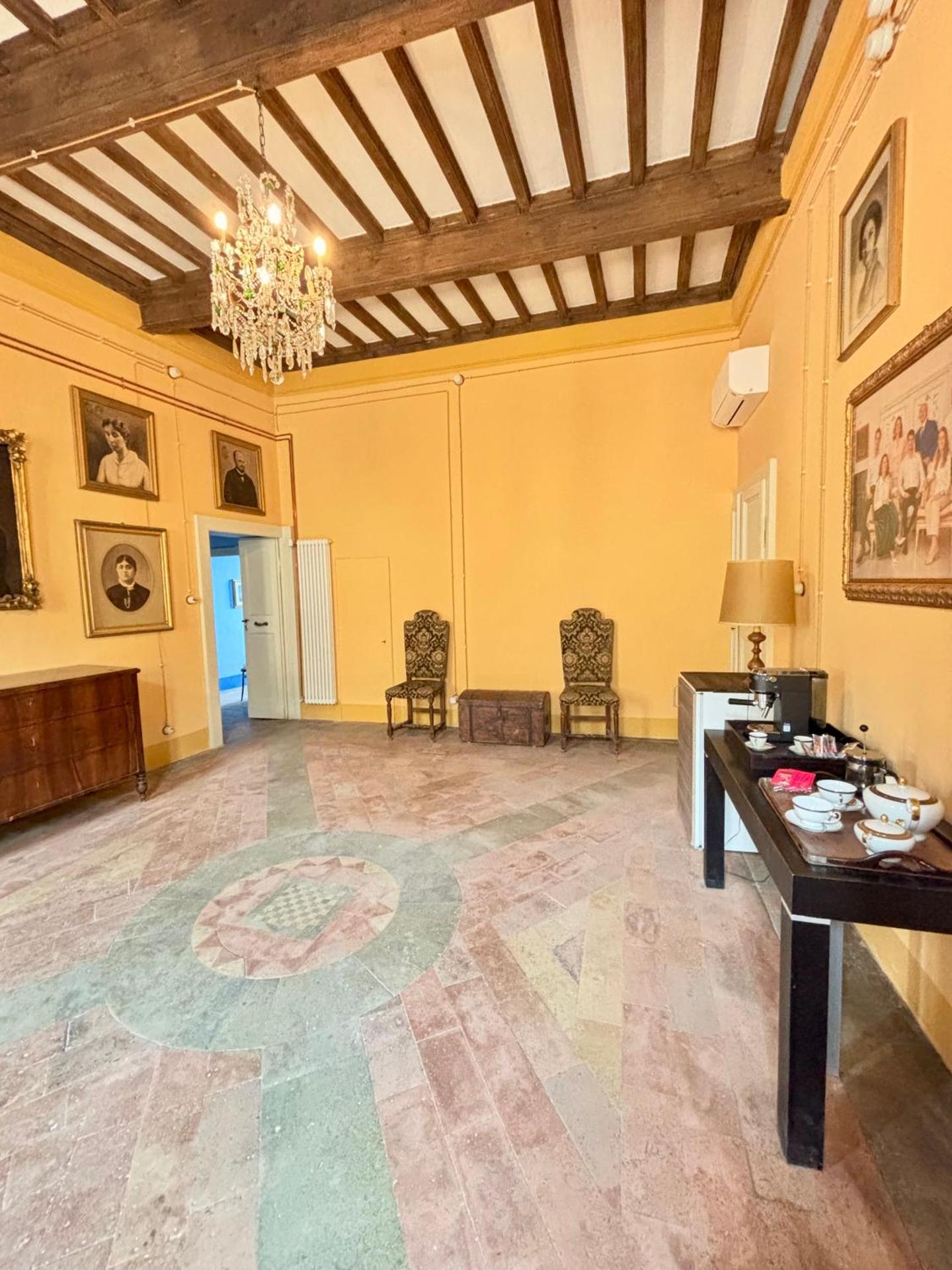 Communal lounge/ TV room