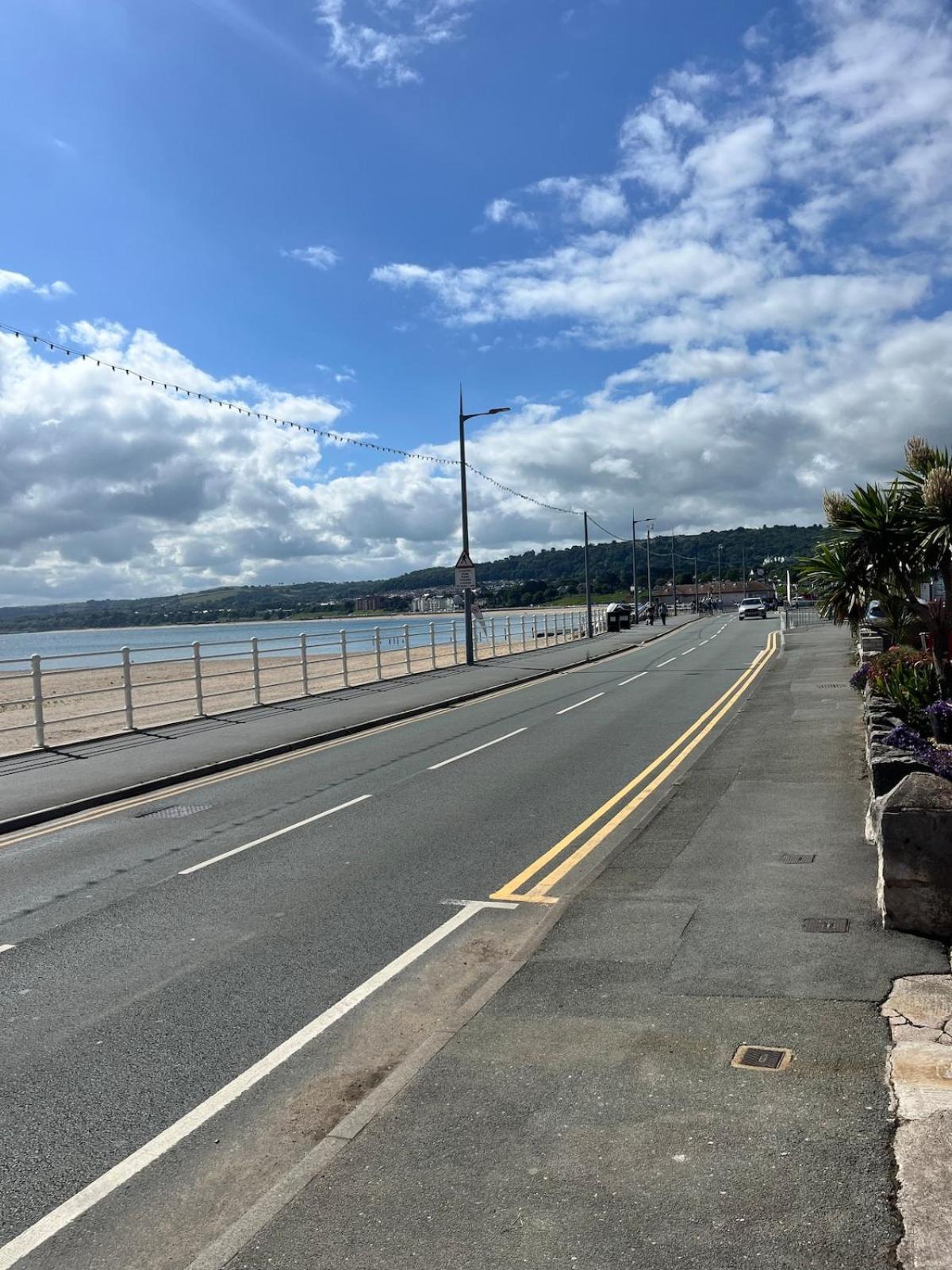 Stunning 2 Bedroom Sea View Apartment With Parking