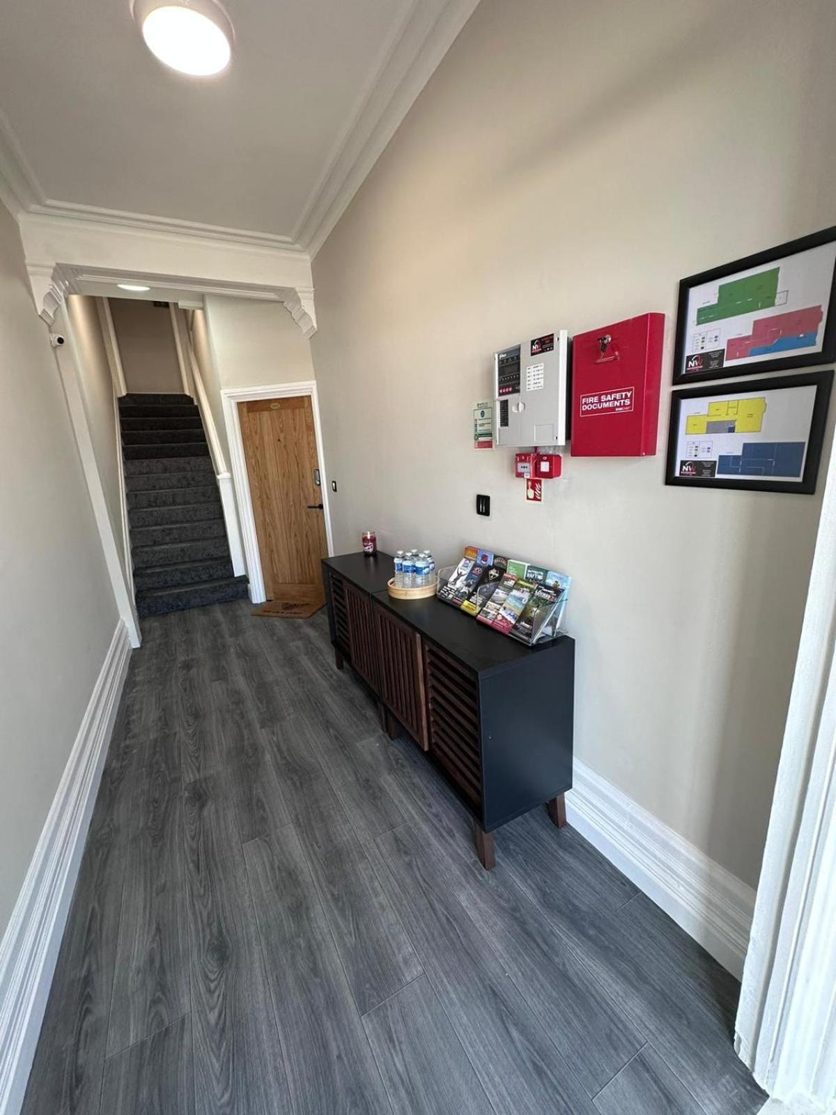 Stunning 2 Bedroom Sea View Apartment With Parking