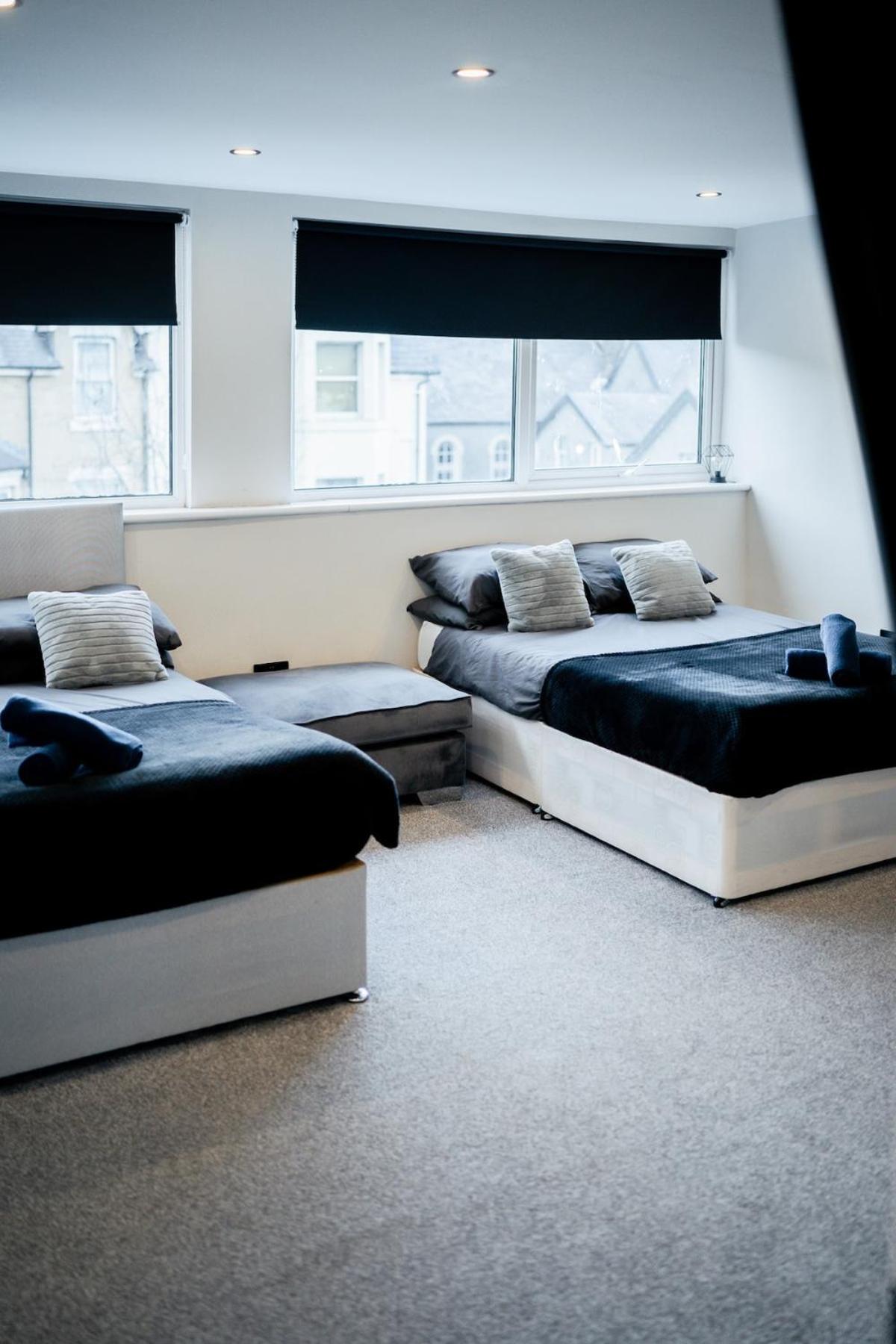 Modern 5 Bedroom Terraced Luxurious House