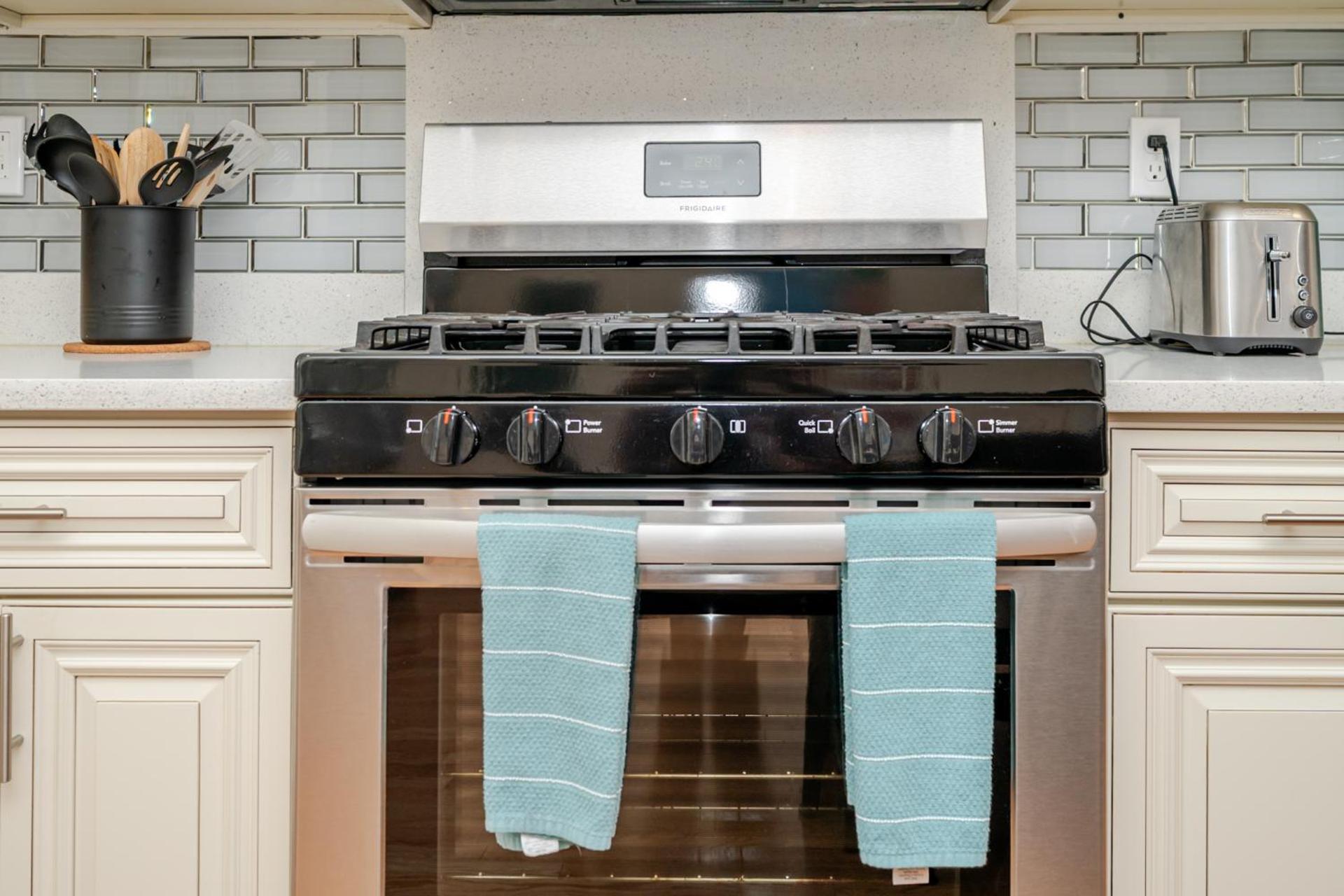 41 - 3BR Quincy - Lovely Townhouse near Adams