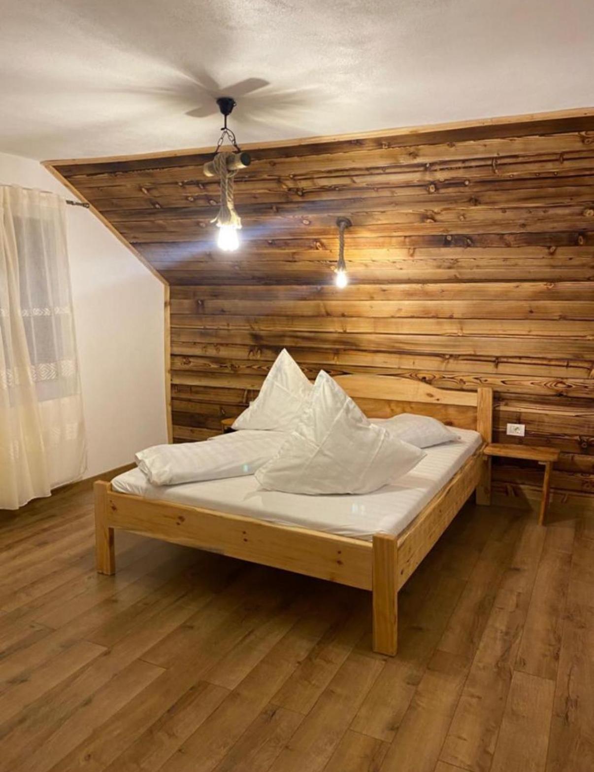 Cabana Trei Brăduți