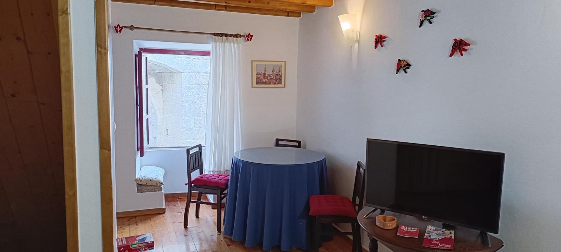 A Casinha do Arco, Porta da Vila