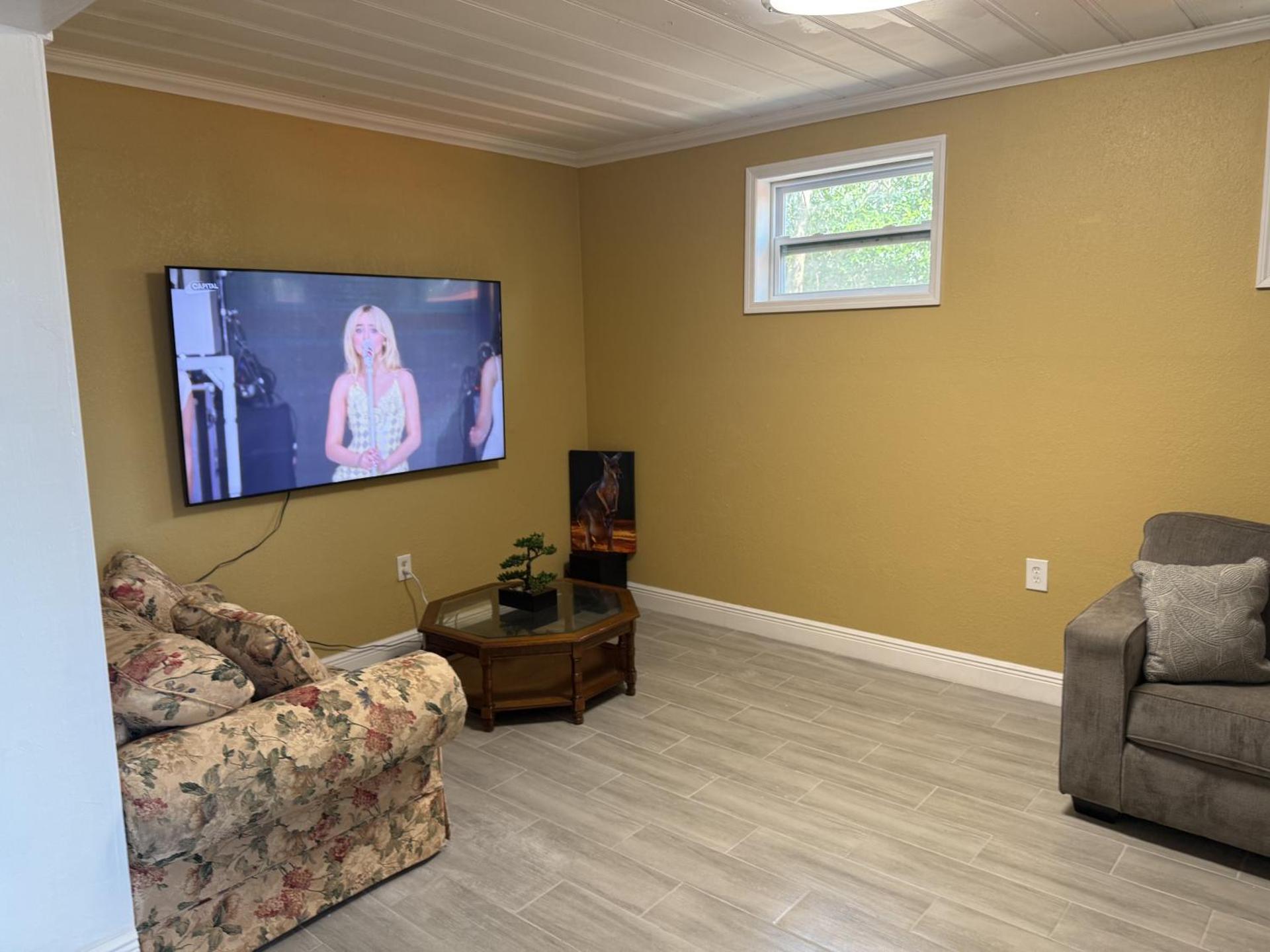 Cozy holiday Home near all things Tampa Bay!