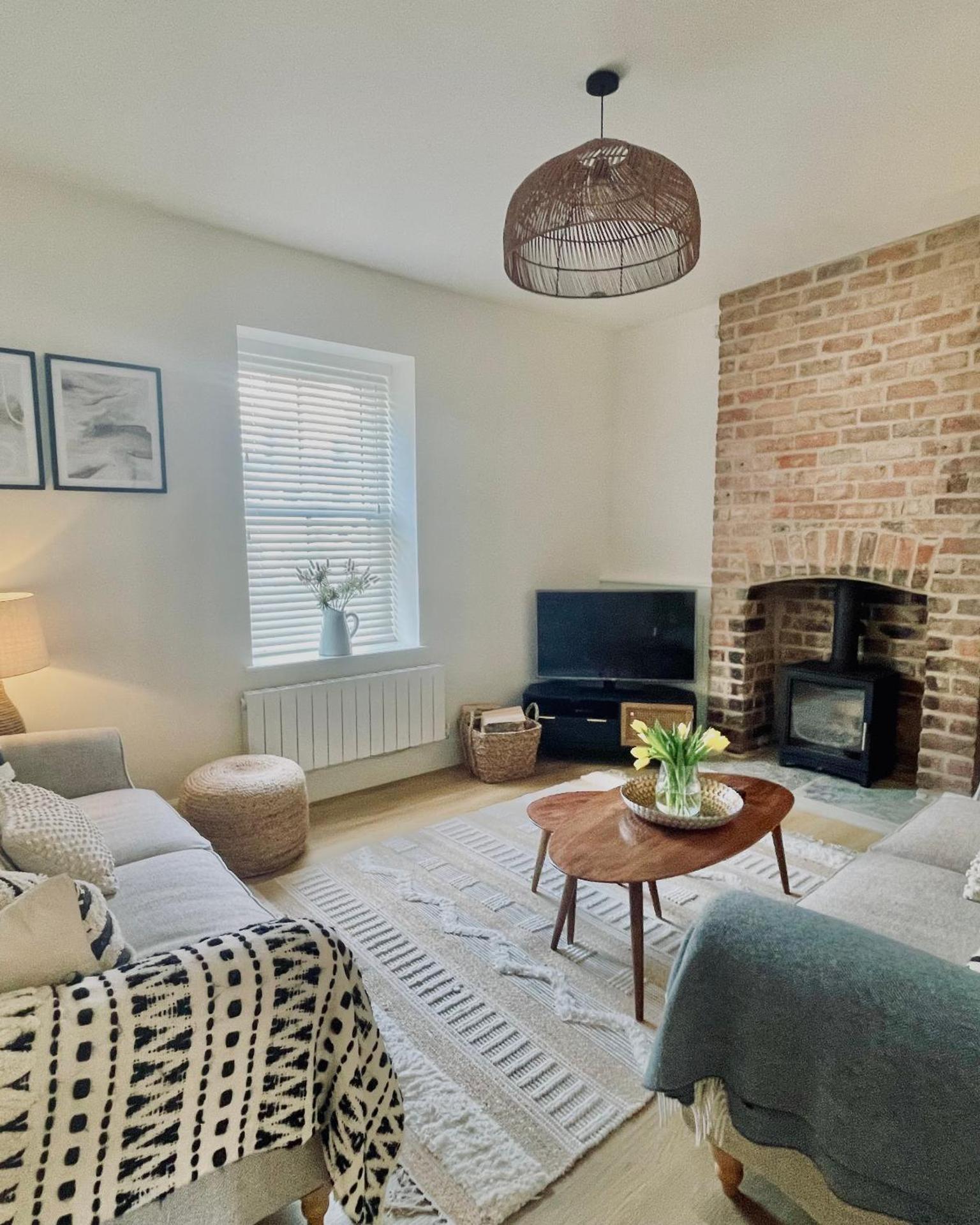 No 6 Bowling Green Yard