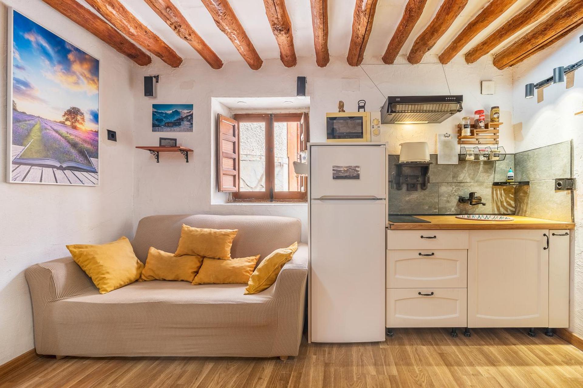 Superior One-Bedroom Apartment