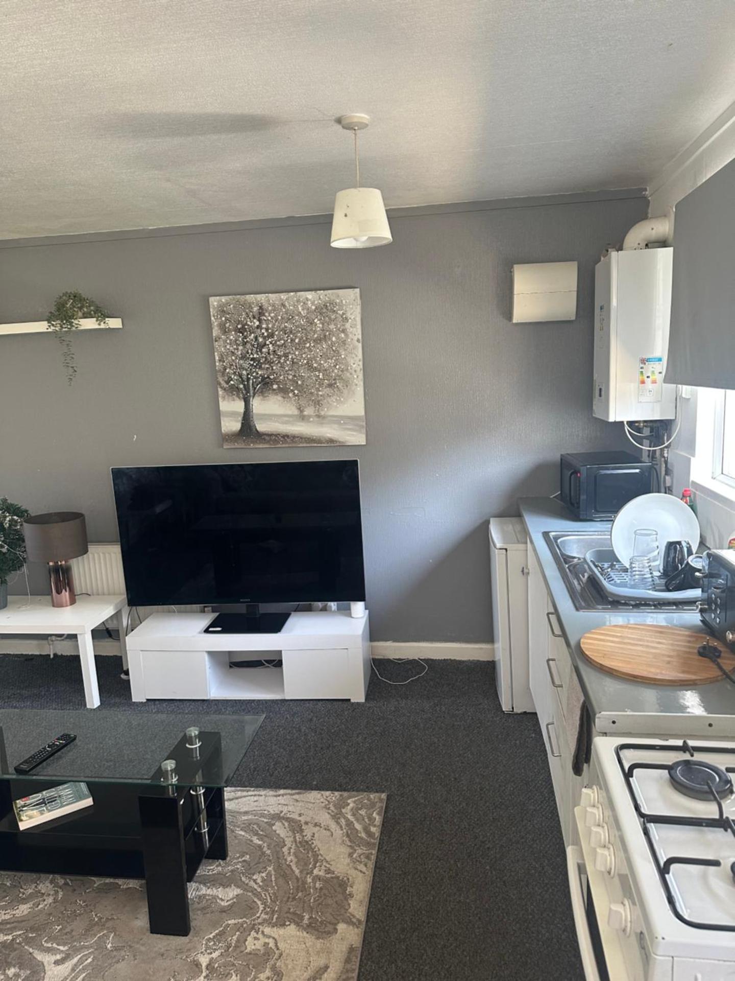 Cosy 1 Bedroom Bungalow Between Basildon & Wickford