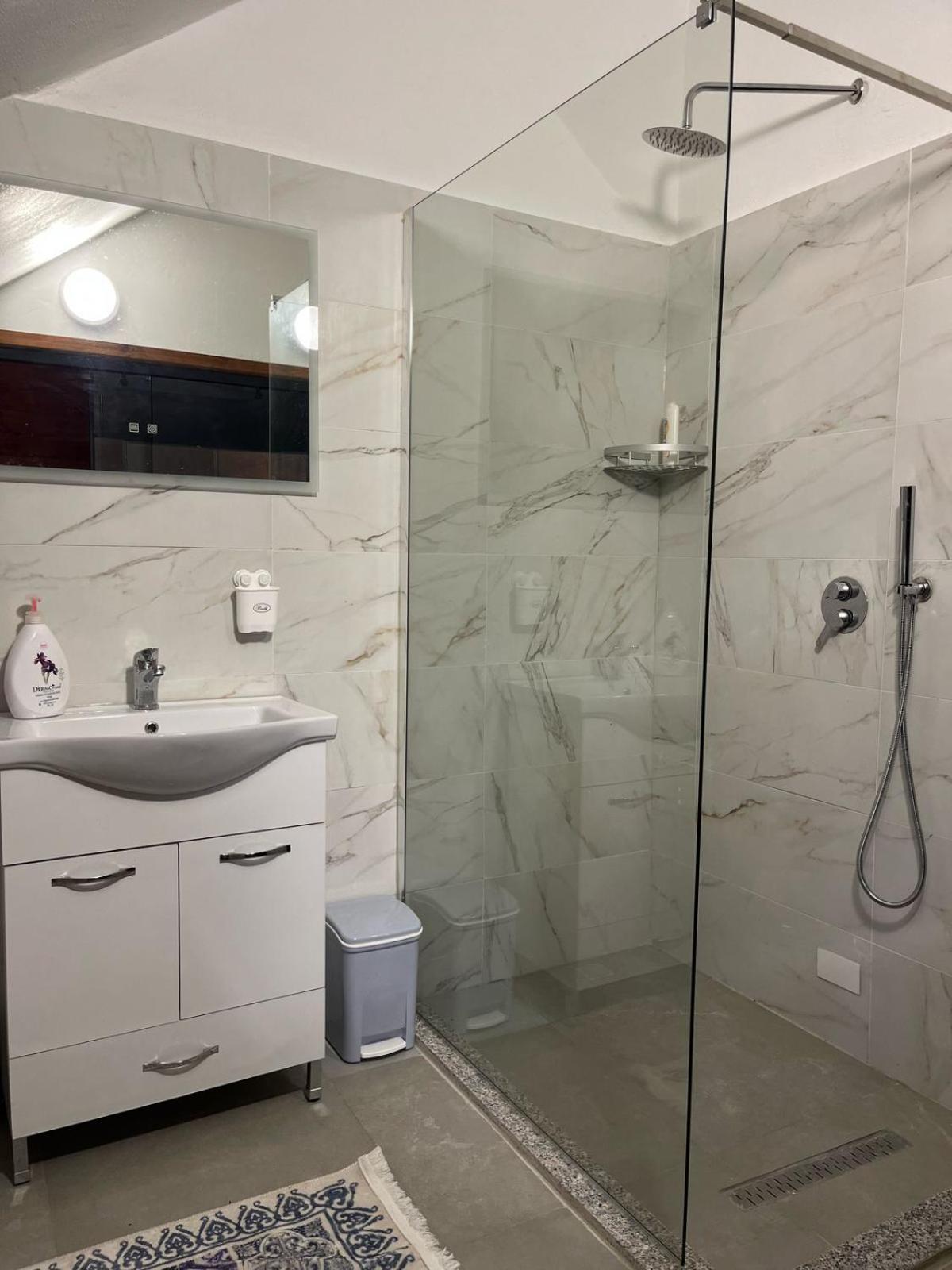 Bar Restorant Geshtenja