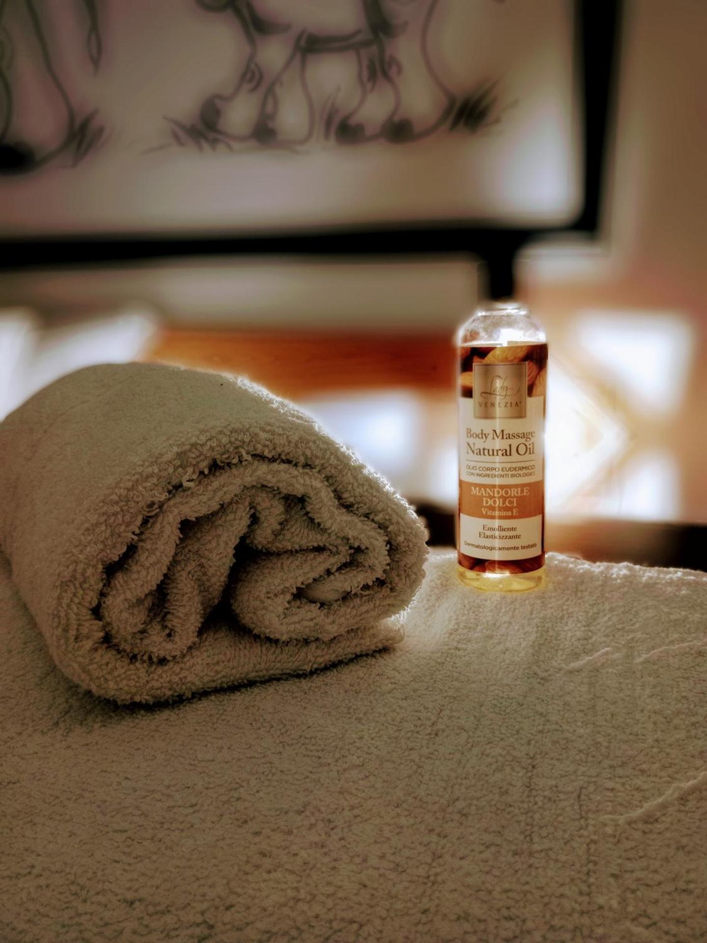 Big Mama Jungle Rooms