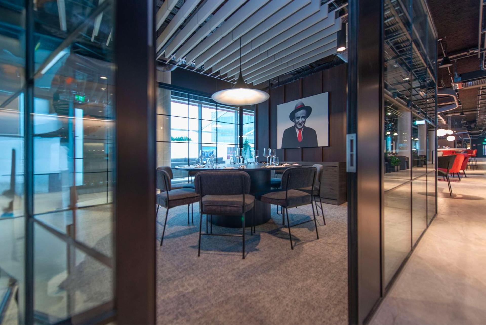 Meeting/conference room