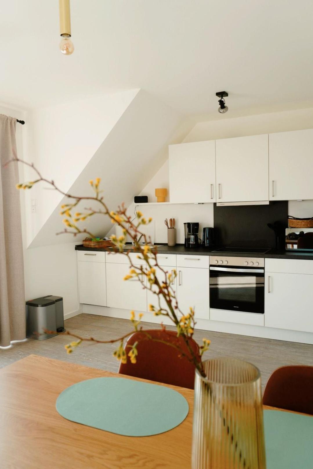 Ferienwohnung KÖÖK Heimathafen - Modern, Balkon, Strandnah