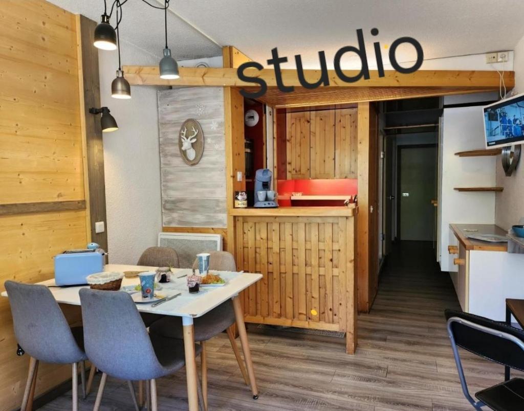 Arc 2000 - appartement ou studio avec balcon et vue