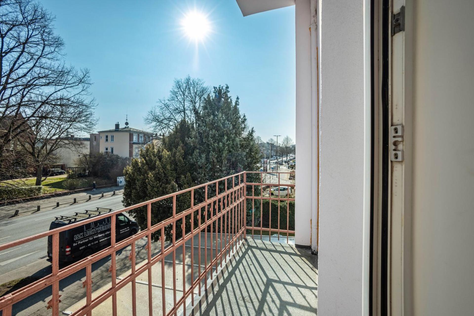 Two-Bedroom Deluxe Apartment with Balcony