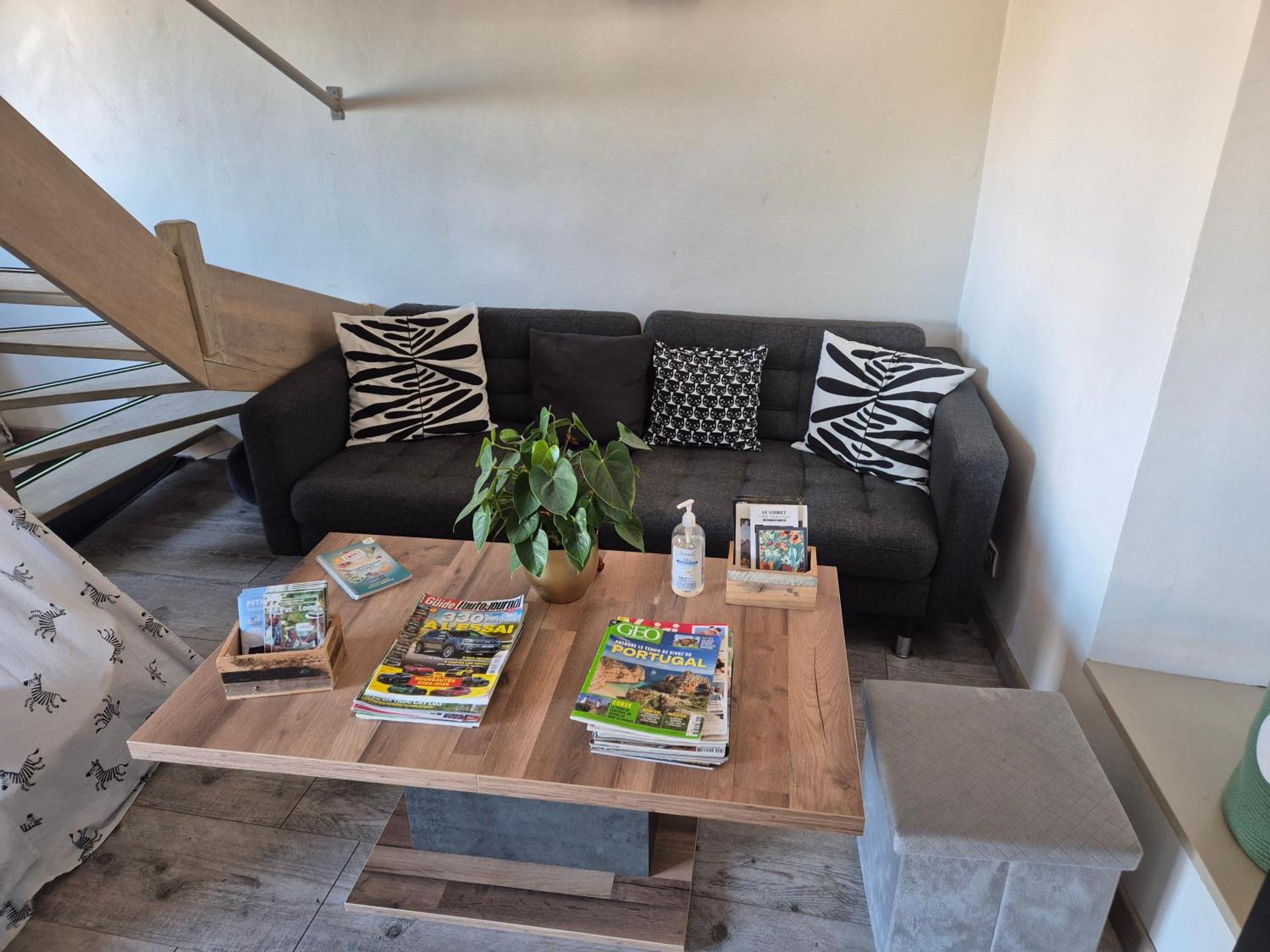 Communal lounge/ TV room