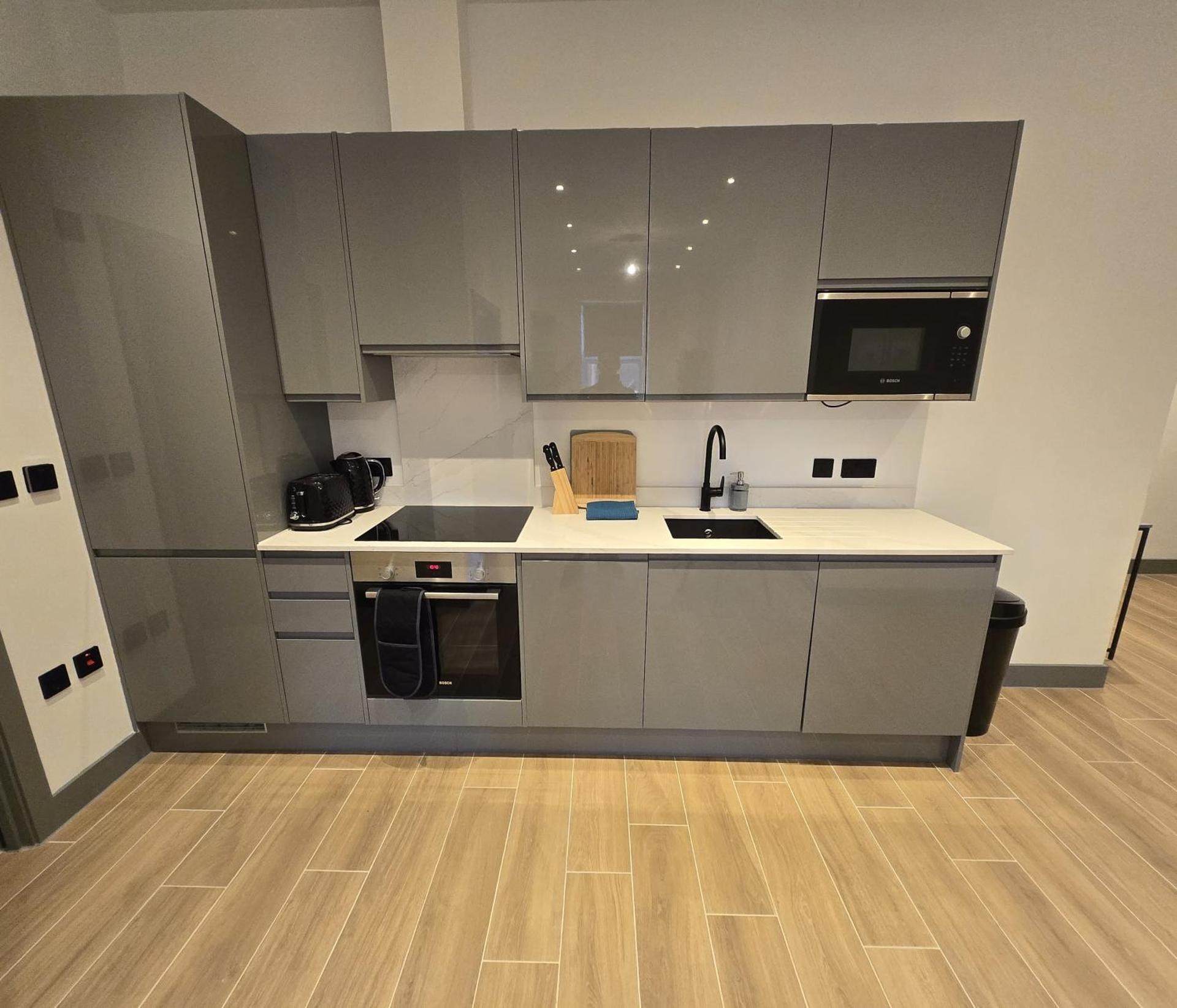 Bright Finchley Apartments - Perfect for Business & Leisure