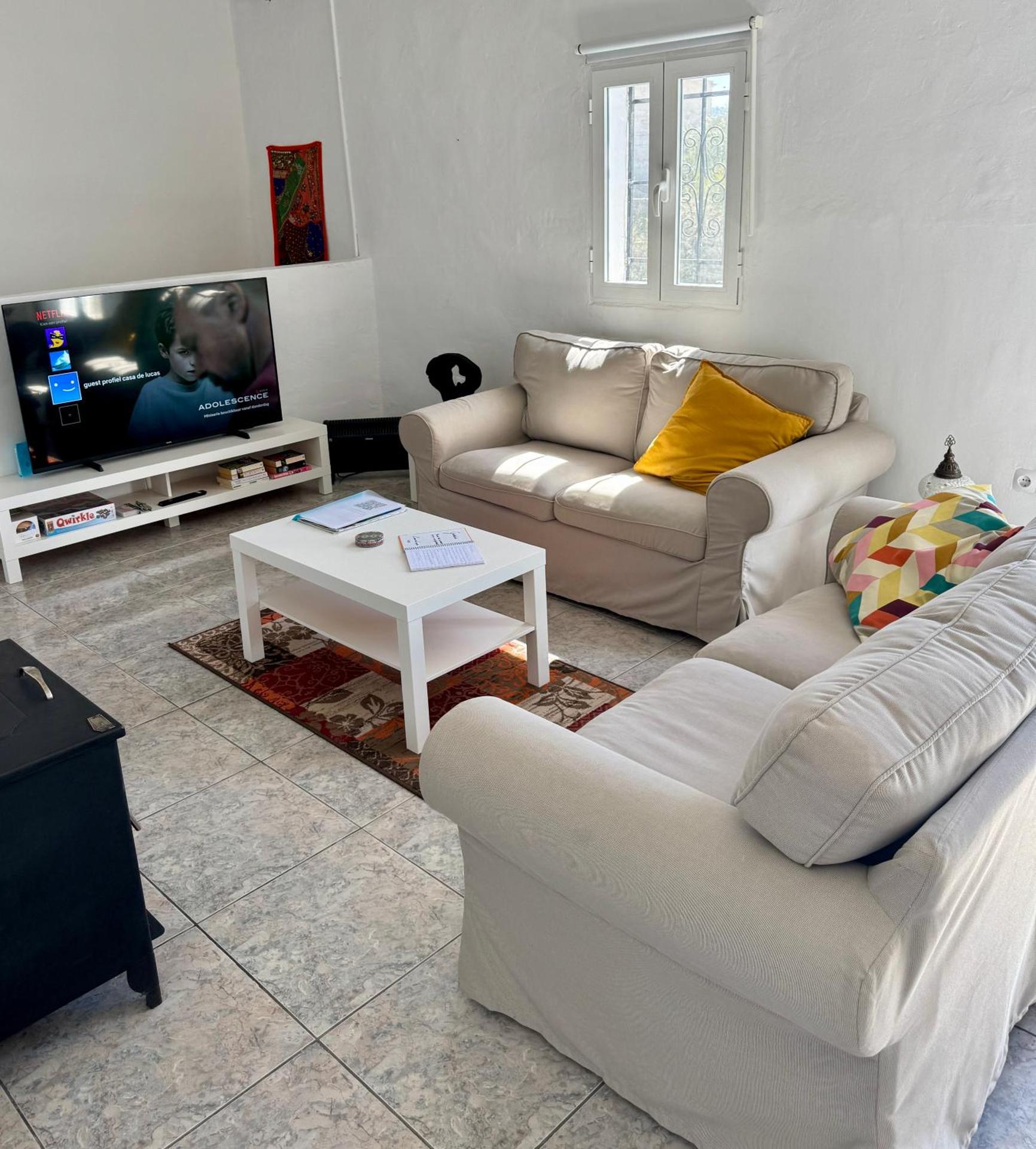 Communal lounge/ TV room