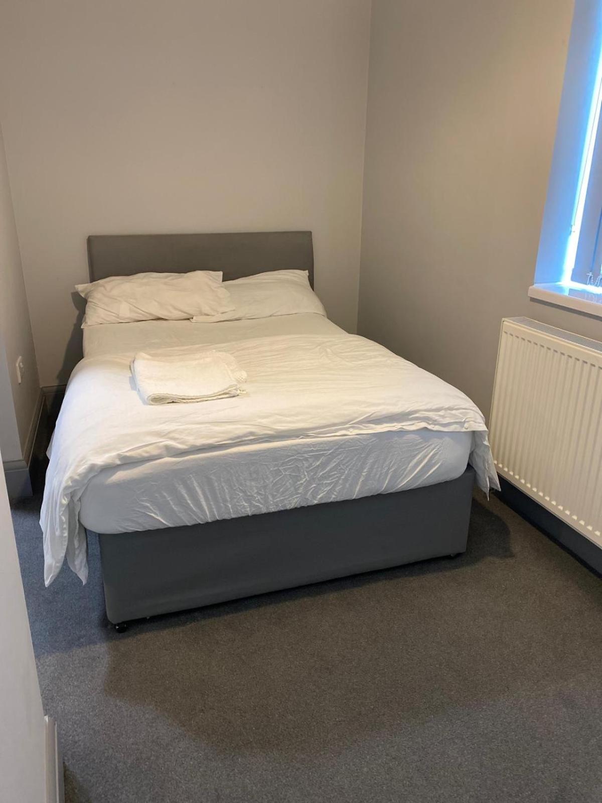 15 on Hill Crescent, 6 en-suite bedrooms, Sleeps 12