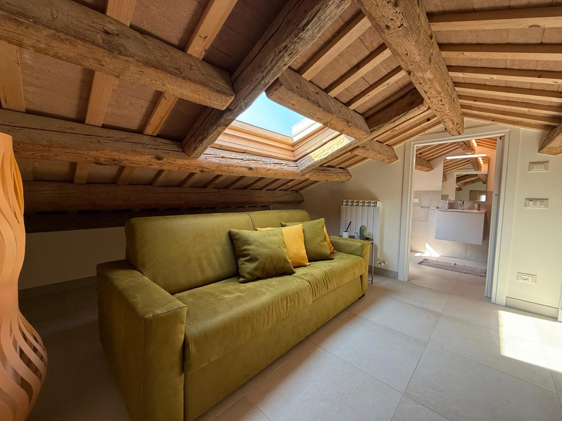 Communal lounge/ TV room