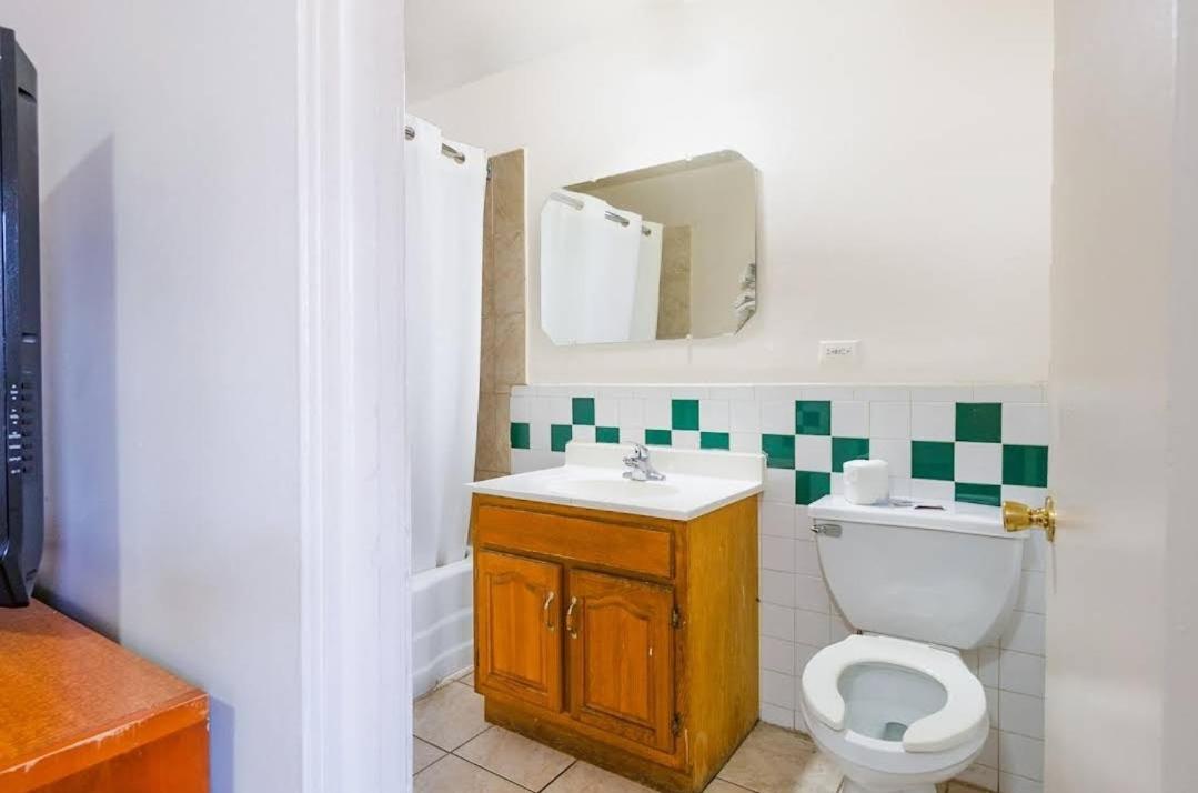 Hillside Manor Motel