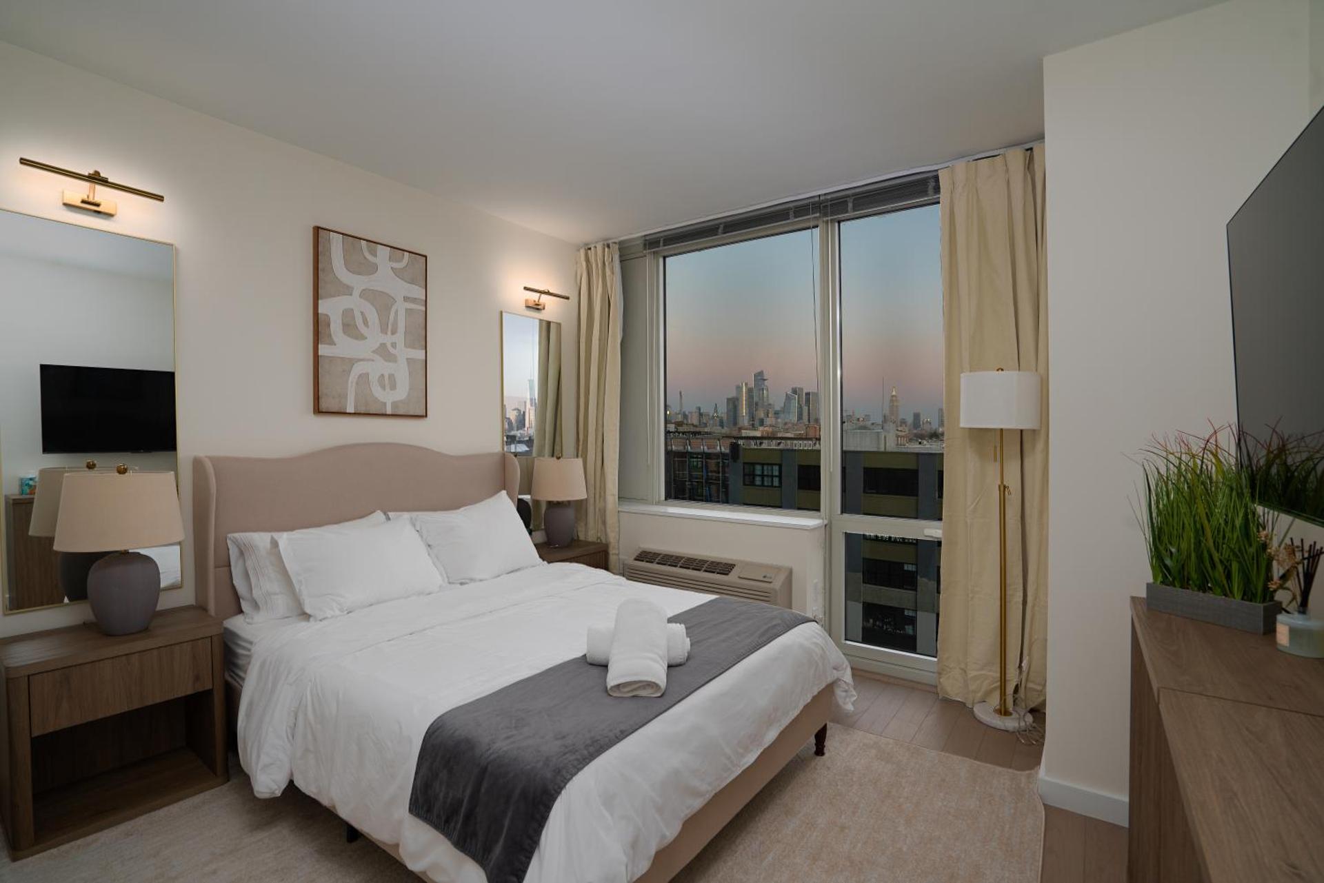 Ultra Luxury Apt - Panoramic NYC View - Minutes to City