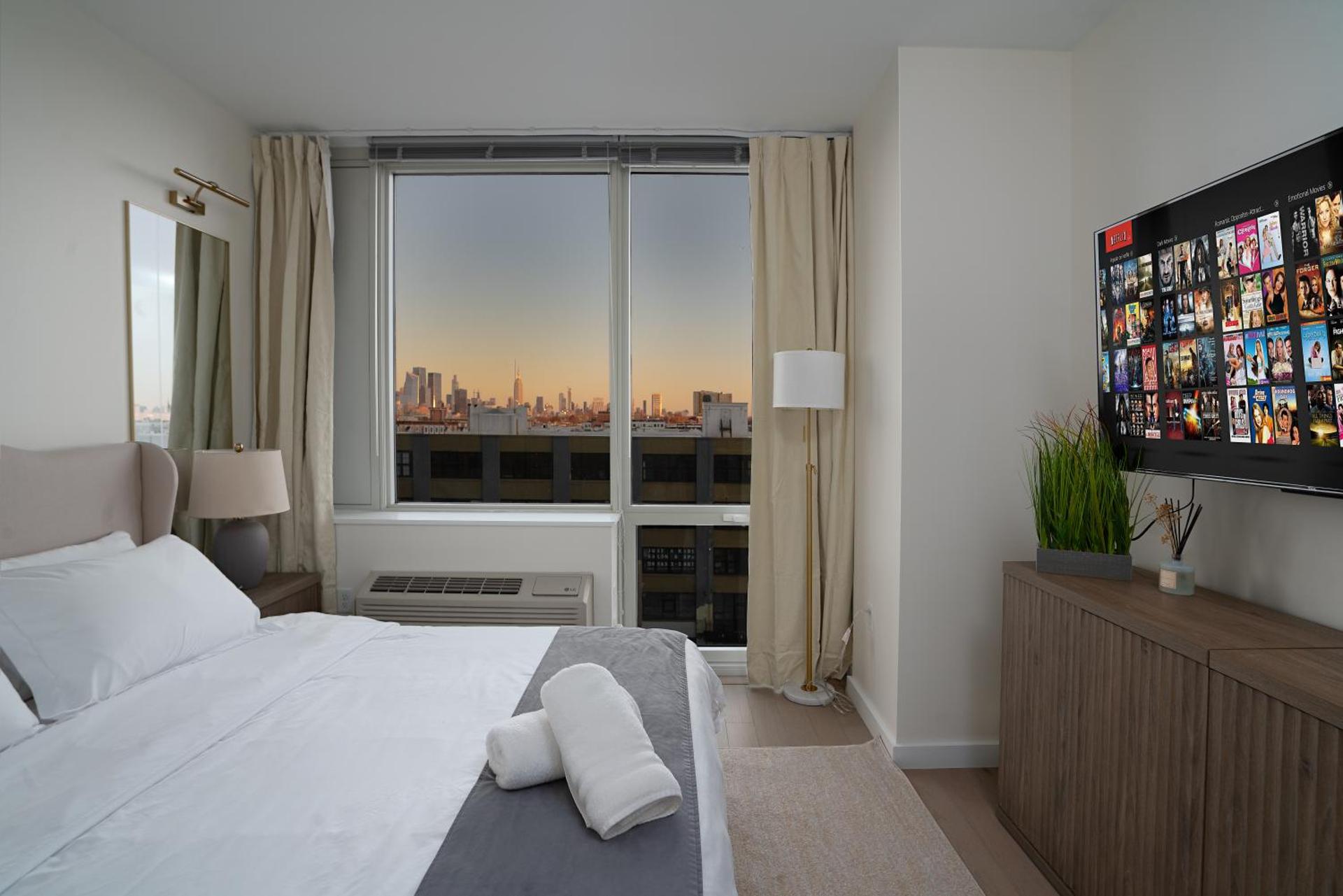 Ultra Luxury Apt - Panoramic NYC View - Minutes to City