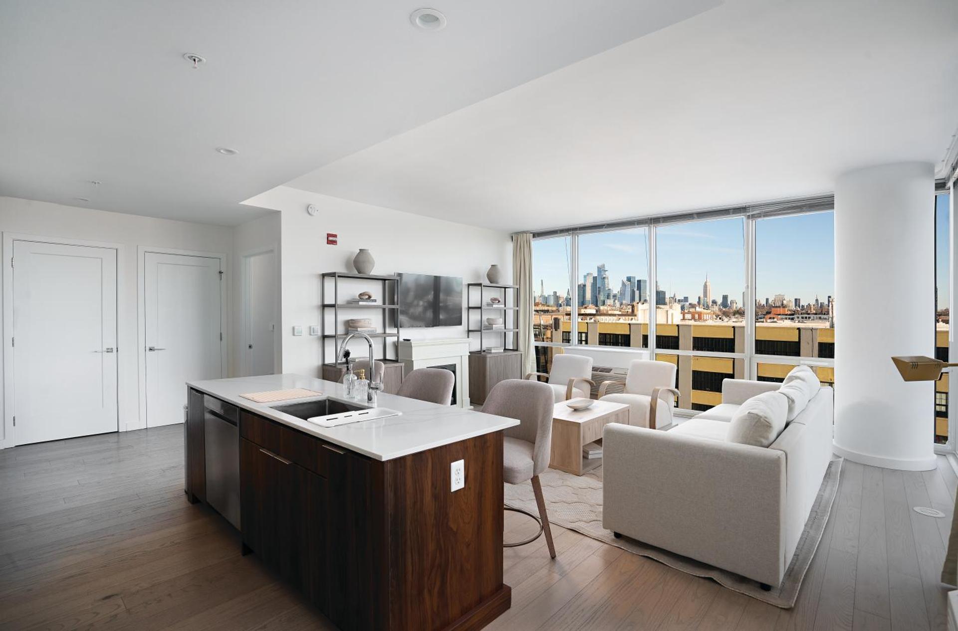 Ultra Luxury Apt - Panoramic NYC View - Minutes to City