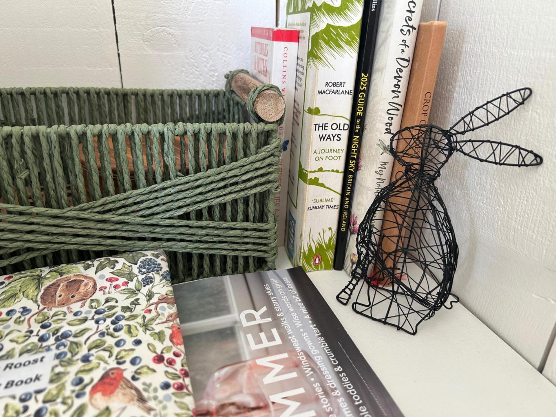 Cosy Devon Hut with Private Hot Tub