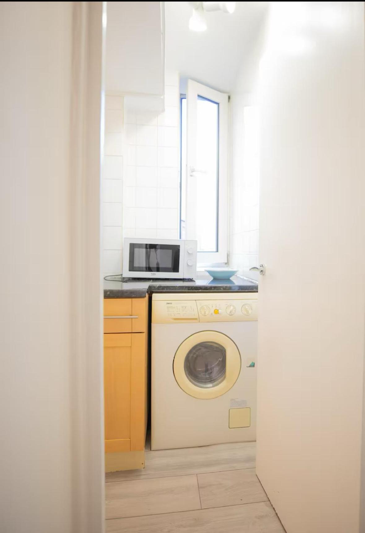 Cozy Two Bedroom at Chelsea Cloisters Hotel