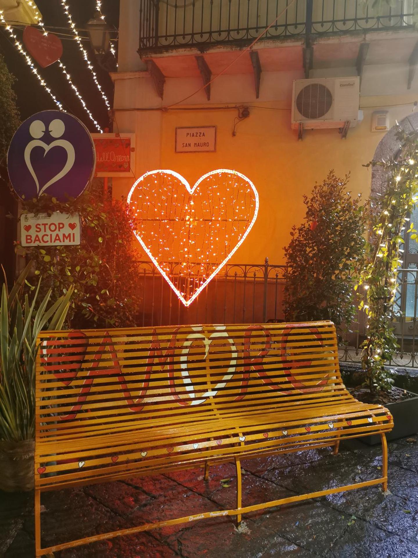 Esclusivo Cortile Duca D'Aosta ai piedi dell'ETNA